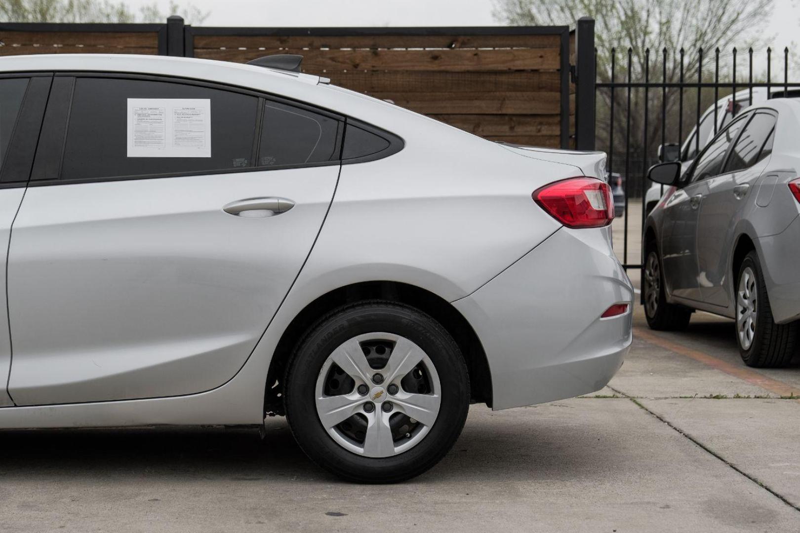 2018 SILVER Chevrolet Cruze LS Auto (1G1BC5SM2J7) with an 1.4L L4 DOHC 16V TUR engine, 6-Speed Automatic transmission, located at 2401 E Main St., Grand Prairie, TX, 75050, (972) 262-4440, 32.748981, -96.969643 - Photo#16