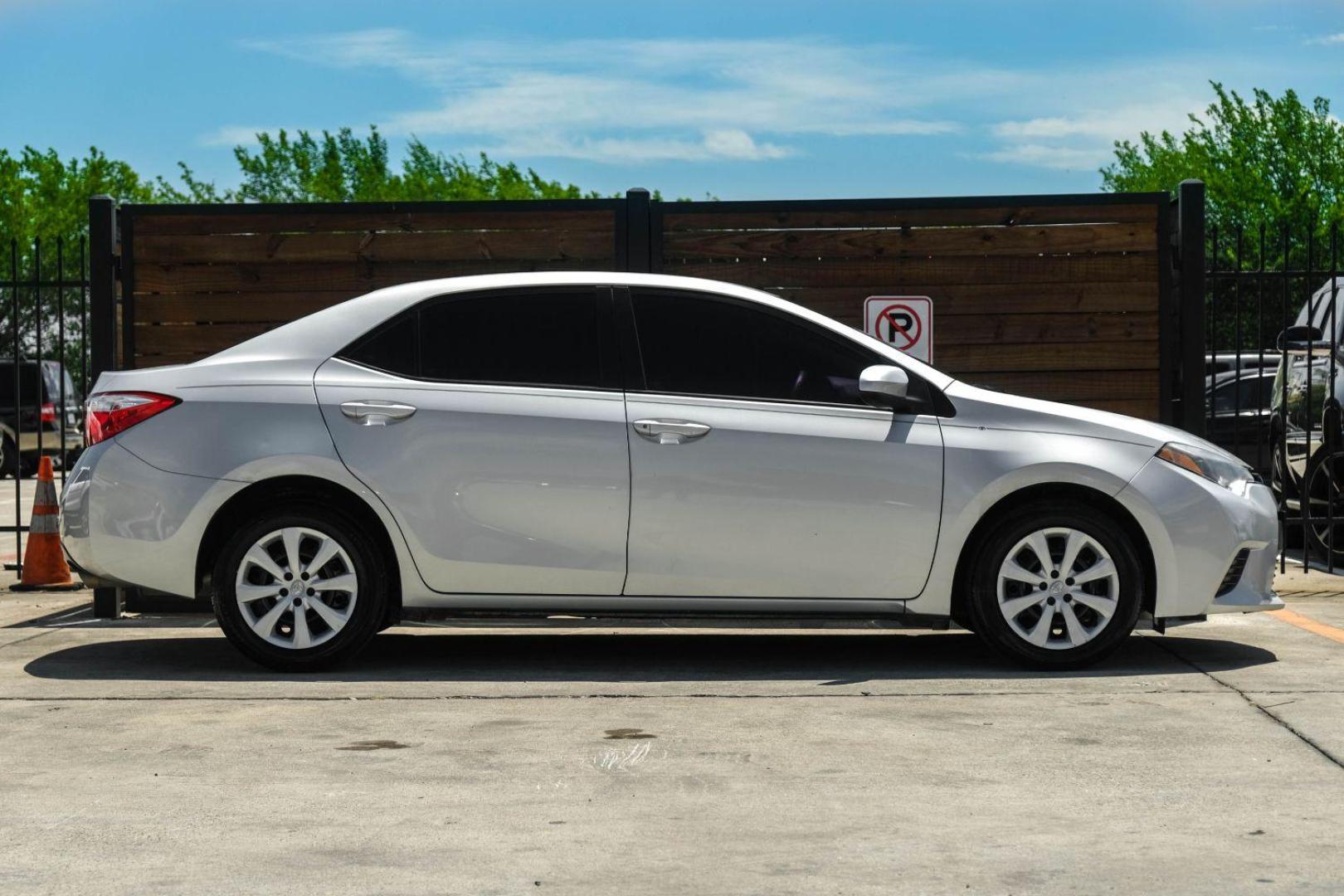 2015 Silver Toyota Corolla L 4-Speed AT (5YFBURHE9FP) with an 1.8L L4 DOHC 16V engine, 4-Speed Automatic transmission, located at 2401 E Main St., Grand Prairie, TX, 75050, (972) 262-4440, 32.748981, -96.969643 - Photo#4