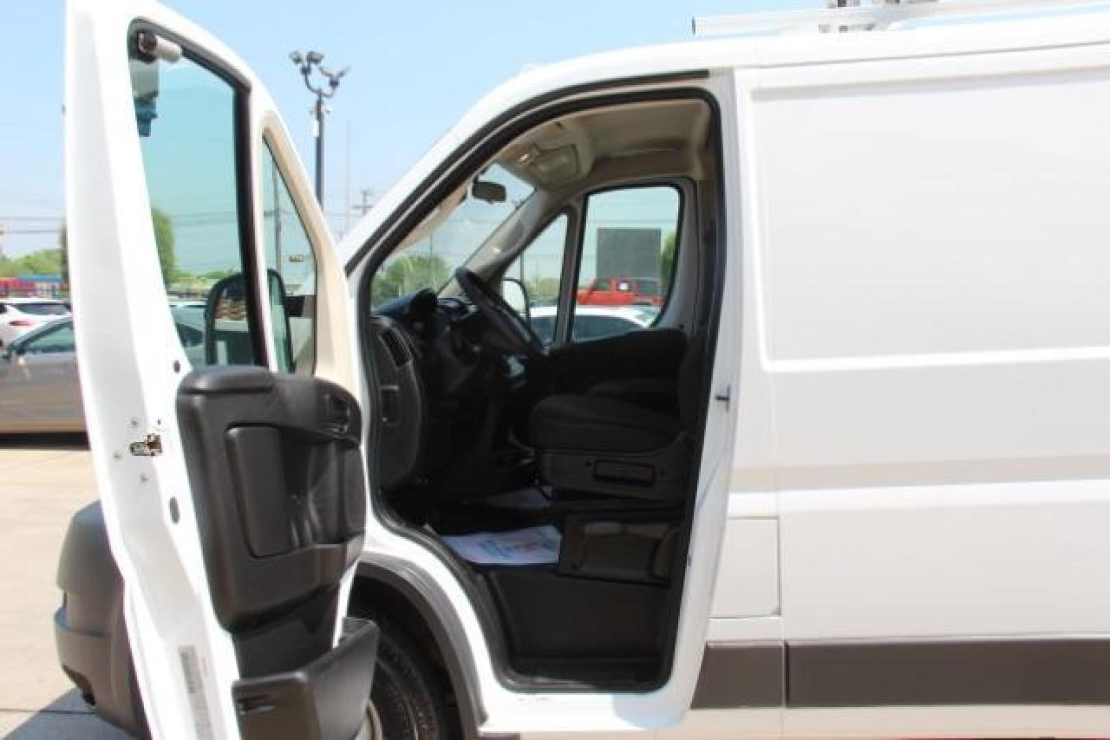 2018 White RAM Promaster 1500 Low Roof Tradesman 136-in. WB (3C6TRVAG9JE) with an 3.6L V6 engine, 6-Speed Automatic transmission, located at 2401 E Main St., Grand Prairie, TX, 75050, (972) 262-4440, 32.748981, -96.969643 - Photo#13