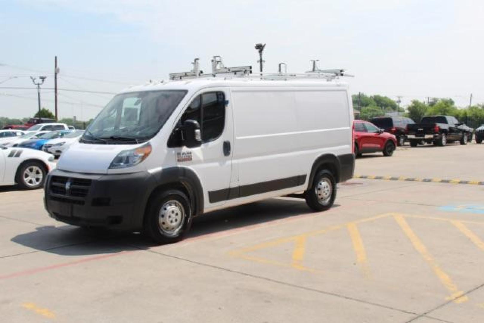 2018 White RAM Promaster 1500 Low Roof Tradesman 136-in. WB (3C6TRVAG9JE) with an 3.6L V6 engine, 6-Speed Automatic transmission, located at 2401 E Main St., Grand Prairie, TX, 75050, (972) 262-4440, 32.748981, -96.969643 - Photo#3