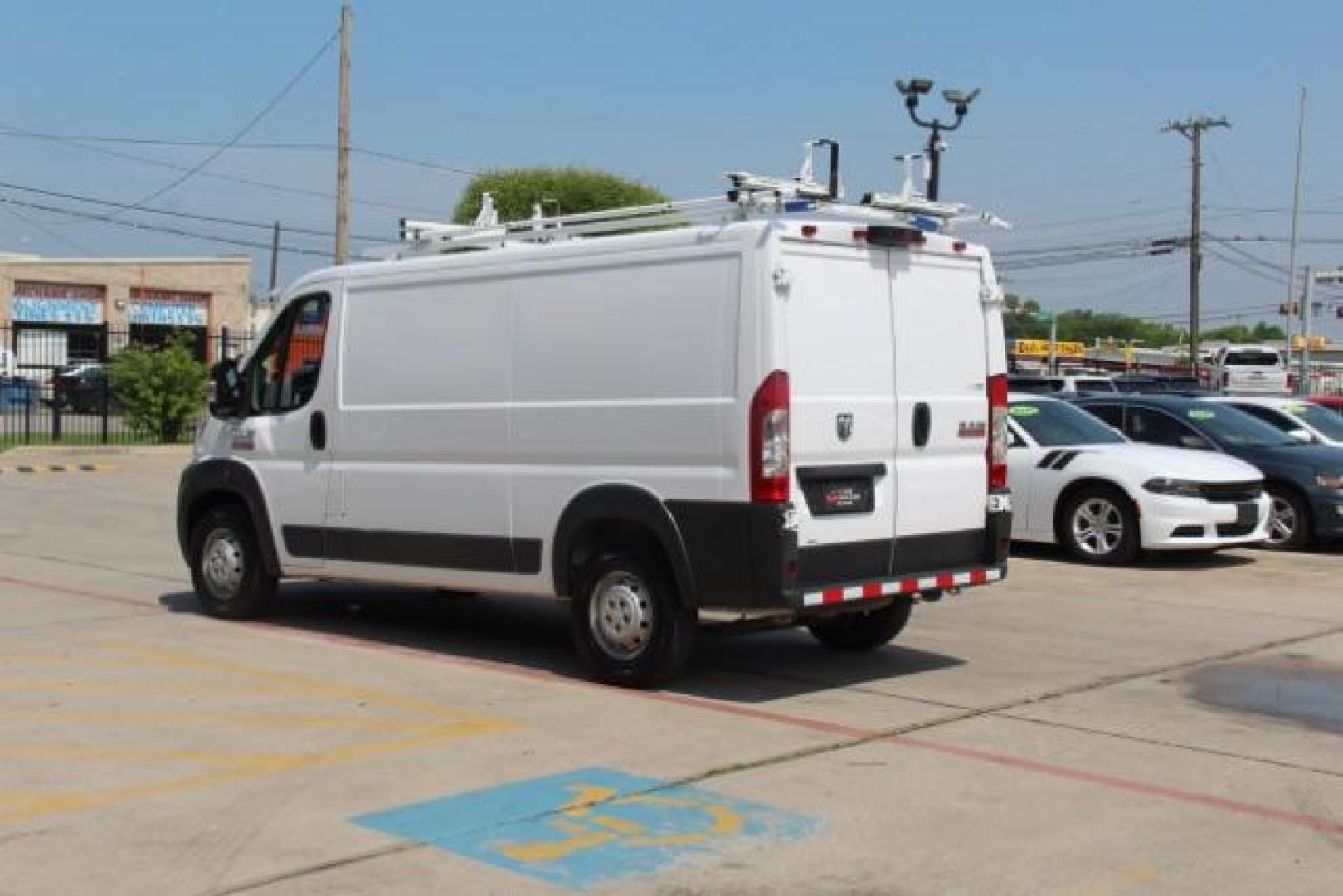 2018 White RAM Promaster 1500 Low Roof Tradesman 136-in. WB (3C6TRVAG9JE) with an 3.6L V6 engine, 6-Speed Automatic transmission, located at 2401 E Main St., Grand Prairie, TX, 75050, (972) 262-4440, 32.748981, -96.969643 - Photo#5