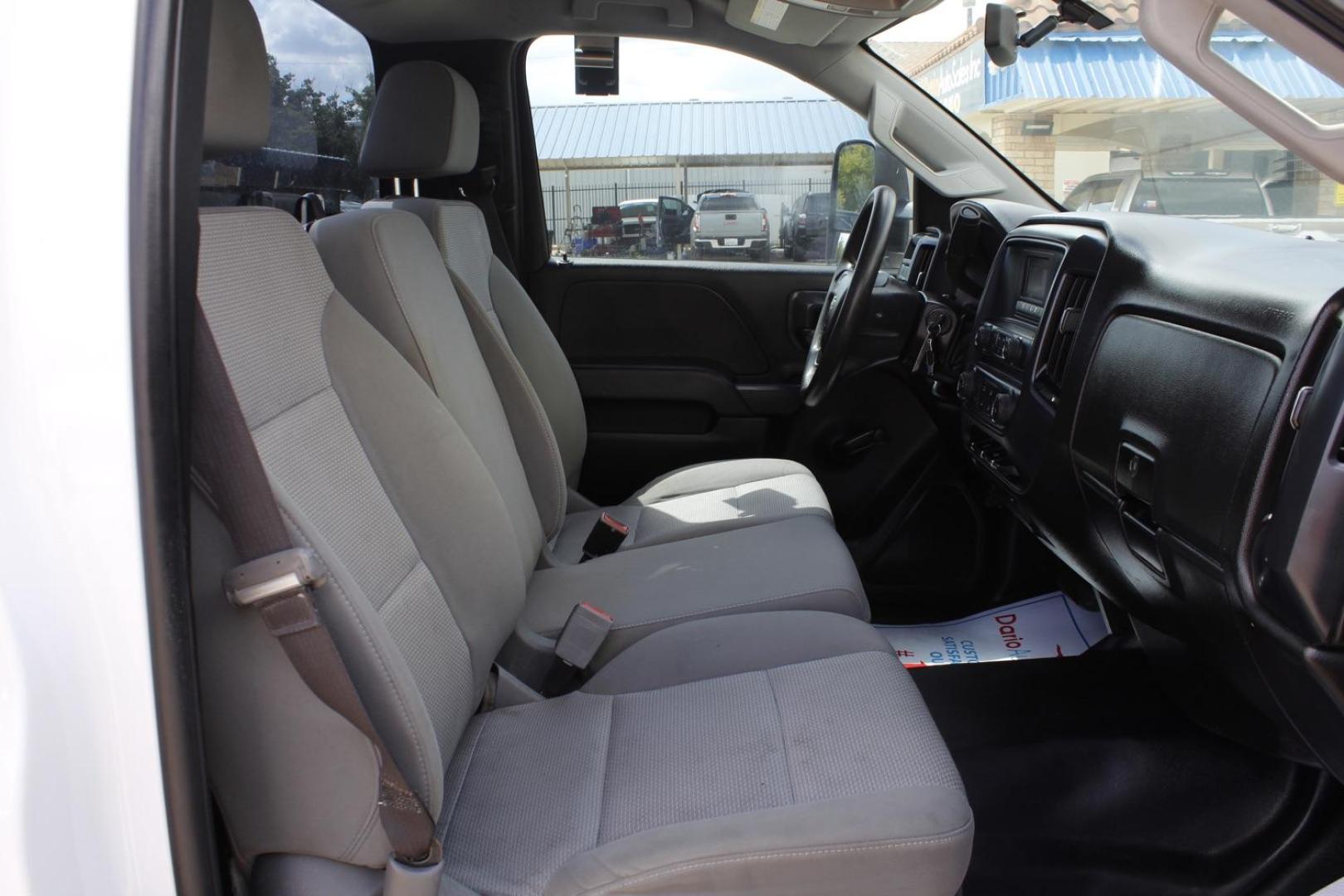 2017 White Chevrolet Silverado 2500HD Work Truck 2WD (1GC0CUEG1HZ) with an 6.0L V8 OHV 16V FFV engine, 6-Speed Automatic transmission, located at 2401 E Main St., Grand Prairie, TX, 75050, (972) 262-4440, 32.748981, -96.969643 - Photo#5