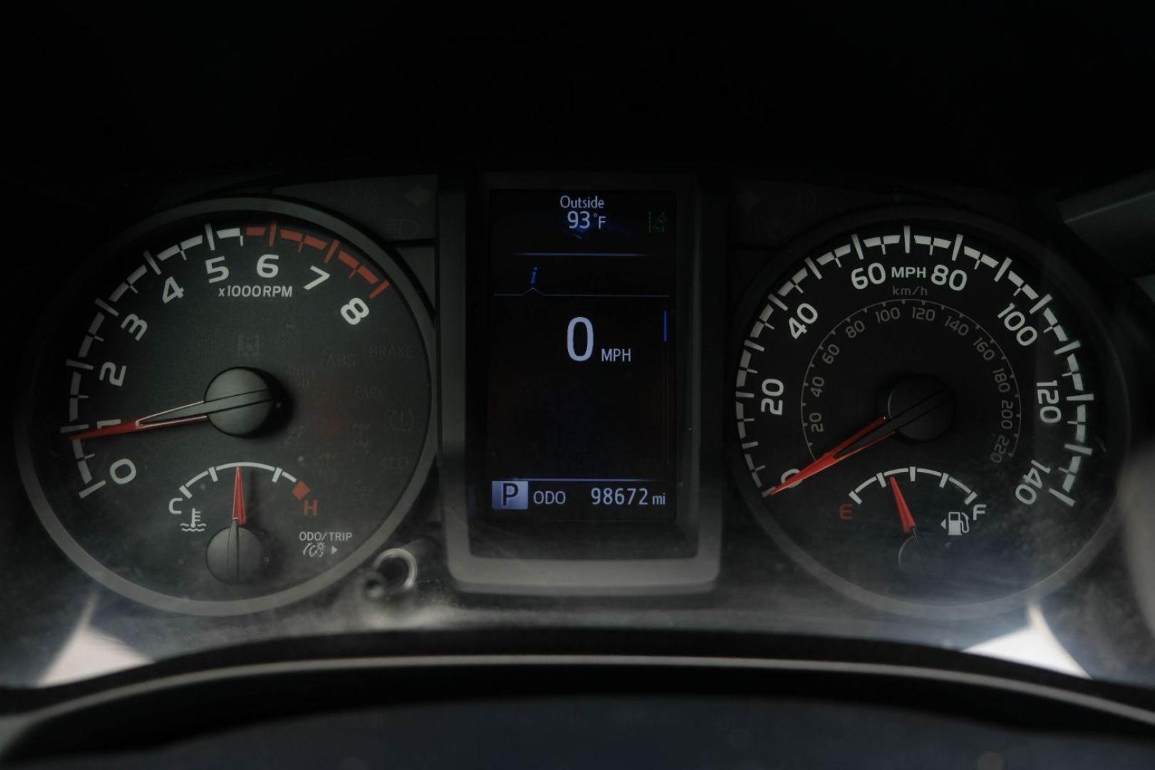 2019 White Toyota Tacoma SR5 Access Cab I4 6AT 2WD (5TFRX5GN0KX) with an 2.7L L4 DOHC 16V engine, 6-Speed Automatic transmission, located at 2401 E Main St., Grand Prairie, TX, 75050, (972) 262-4440, 32.748981, -96.969643 - Photo#17