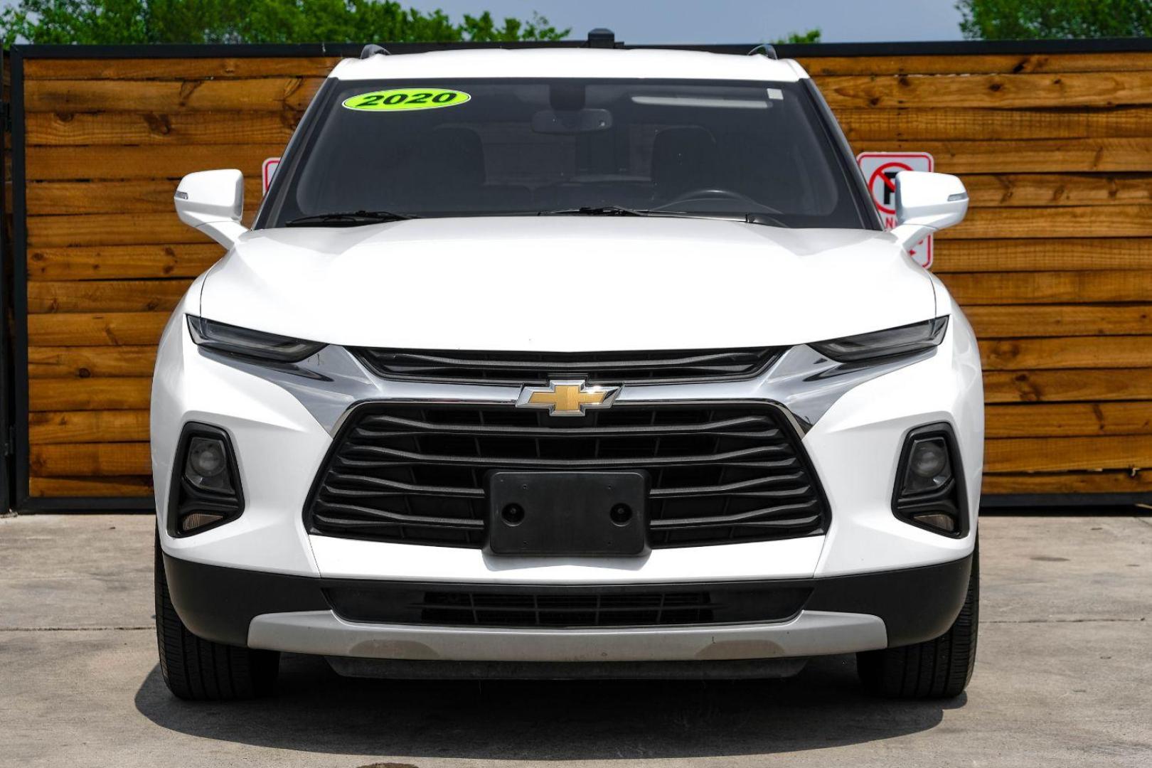 2020 WHITE Chevrolet Blazer 2LT AWD (3GNKBHRSXLS) with an 3.6L V6 DOHC 24V engine, 9-Speed Automatic transmission, located at 2401 E Main St., Grand Prairie, TX, 75050, (972) 262-4440, 32.748981, -96.969643 - Photo#2