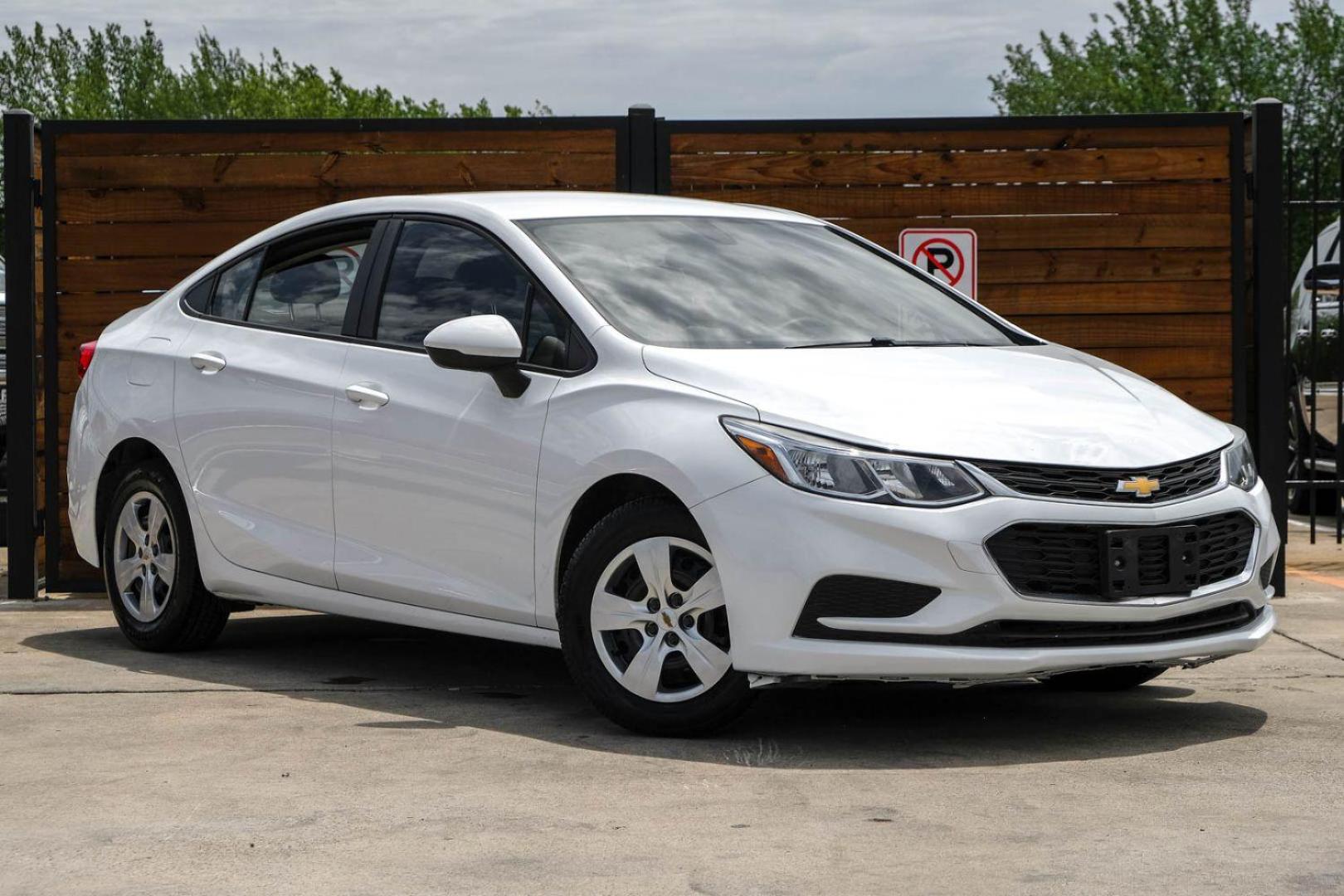 2018 WHITE Chevrolet Cruze LS Auto (1G1BC5SM0J7) with an 1.4L L4 DOHC 16V TURBO engine, 6-Speed Automatic transmission, located at 2401 E Main St., Grand Prairie, TX, 75050, (972) 262-4440, 32.748981, -96.969643 - Photo#3