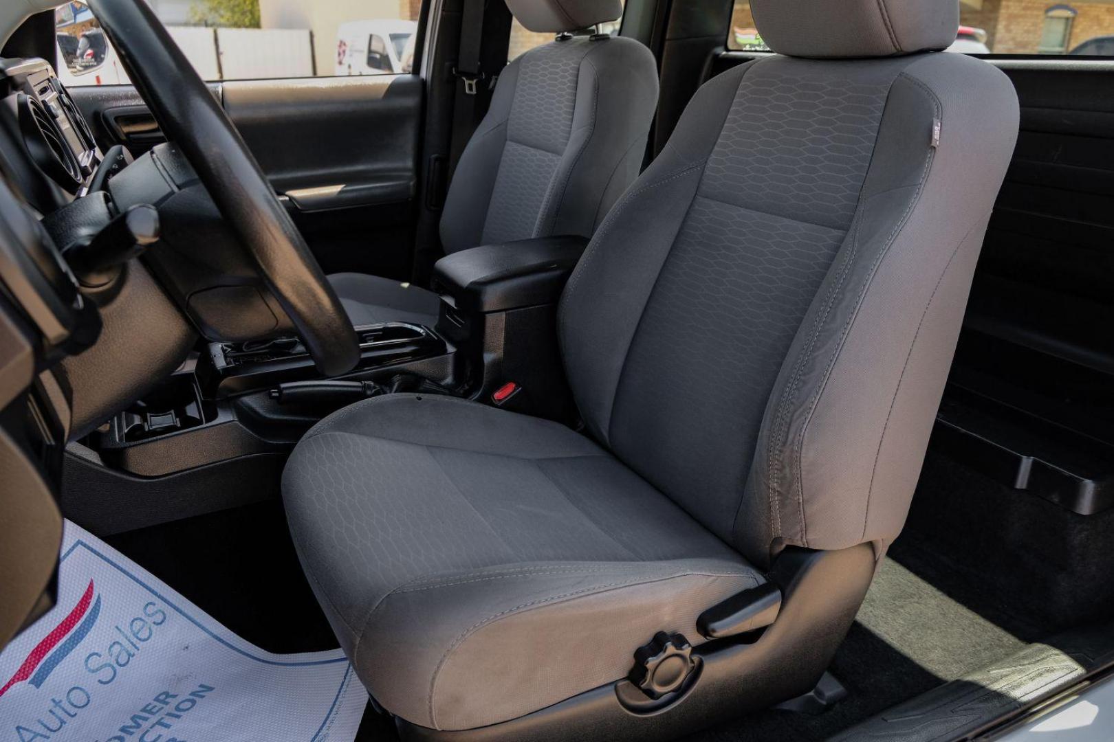 2018 white Toyota Tacoma SR5 Access Cab I4 6AT 2WD (5TFRX5GN4JX) with an 2.7L L4 DOHC 16V engine, 6-Speed Automatic transmission, located at 2401 E Main St., Grand Prairie, TX, 75050, (972) 262-4440, 32.748981, -96.969643 - Photo#23