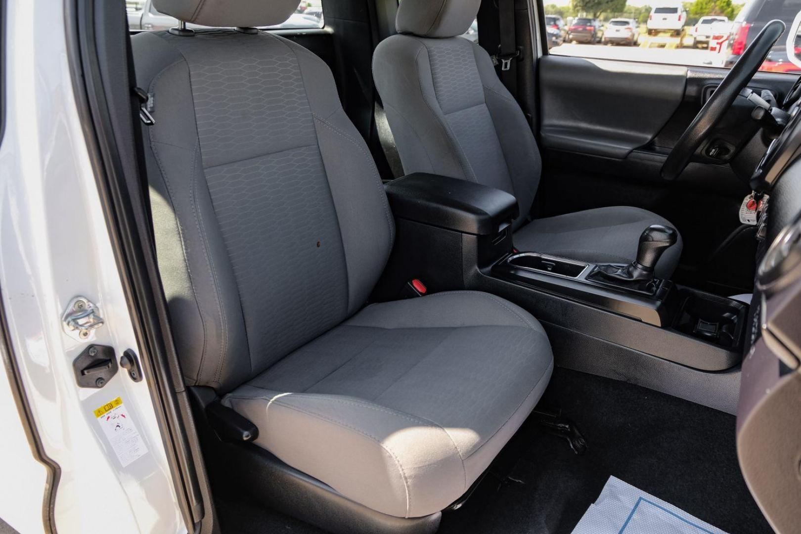 2018 white Toyota Tacoma SR5 Access Cab I4 6AT 2WD (5TFRX5GN4JX) with an 2.7L L4 DOHC 16V engine, 6-Speed Automatic transmission, located at 2401 E Main St., Grand Prairie, TX, 75050, (972) 262-4440, 32.748981, -96.969643 - Photo#24