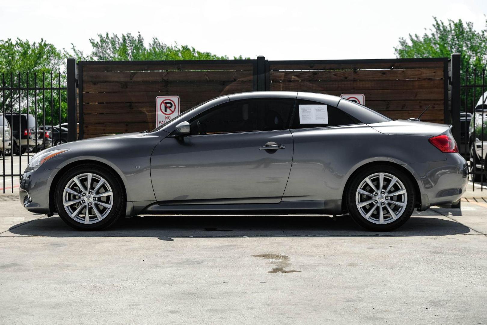 2014 gray Infiniti Q60 Convertible (JN1CV6FE1EM) with an 3.7L V6 DOHC 24V engine, 7-Speed Automatic transmission, located at 2401 E Main St., Grand Prairie, TX, 75050, (972) 262-4440, 32.748981, -96.969643 - Photo#11