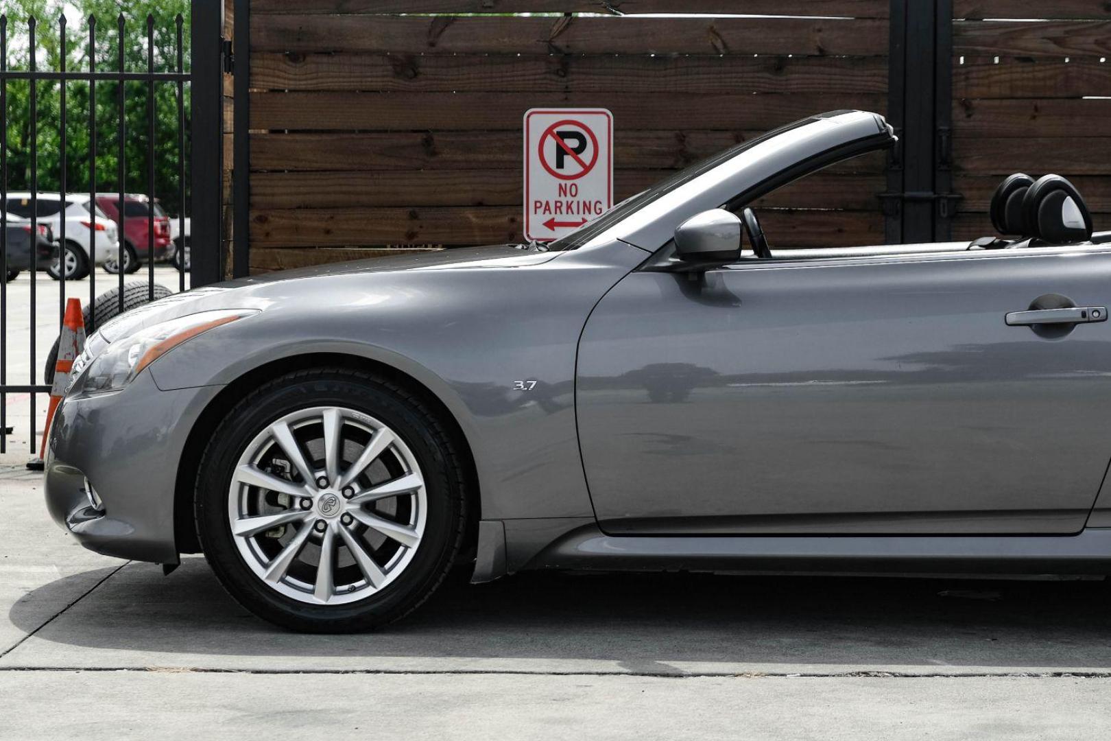 2014 gray Infiniti Q60 Convertible (JN1CV6FE1EM) with an 3.7L V6 DOHC 24V engine, 7-Speed Automatic transmission, located at 2401 E Main St., Grand Prairie, TX, 75050, (972) 262-4440, 32.748981, -96.969643 - Photo#12