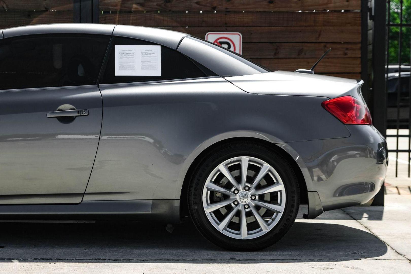 2014 gray Infiniti Q60 Convertible (JN1CV6FE1EM) with an 3.7L V6 DOHC 24V engine, 7-Speed Automatic transmission, located at 2401 E Main St., Grand Prairie, TX, 75050, (972) 262-4440, 32.748981, -96.969643 - Photo#15