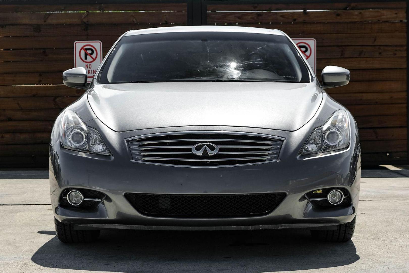 2014 gray Infiniti Q60 Convertible (JN1CV6FE1EM) with an 3.7L V6 DOHC 24V engine, 7-Speed Automatic transmission, located at 2401 E Main St., Grand Prairie, TX, 75050, (972) 262-4440, 32.748981, -96.969643 - Photo#3