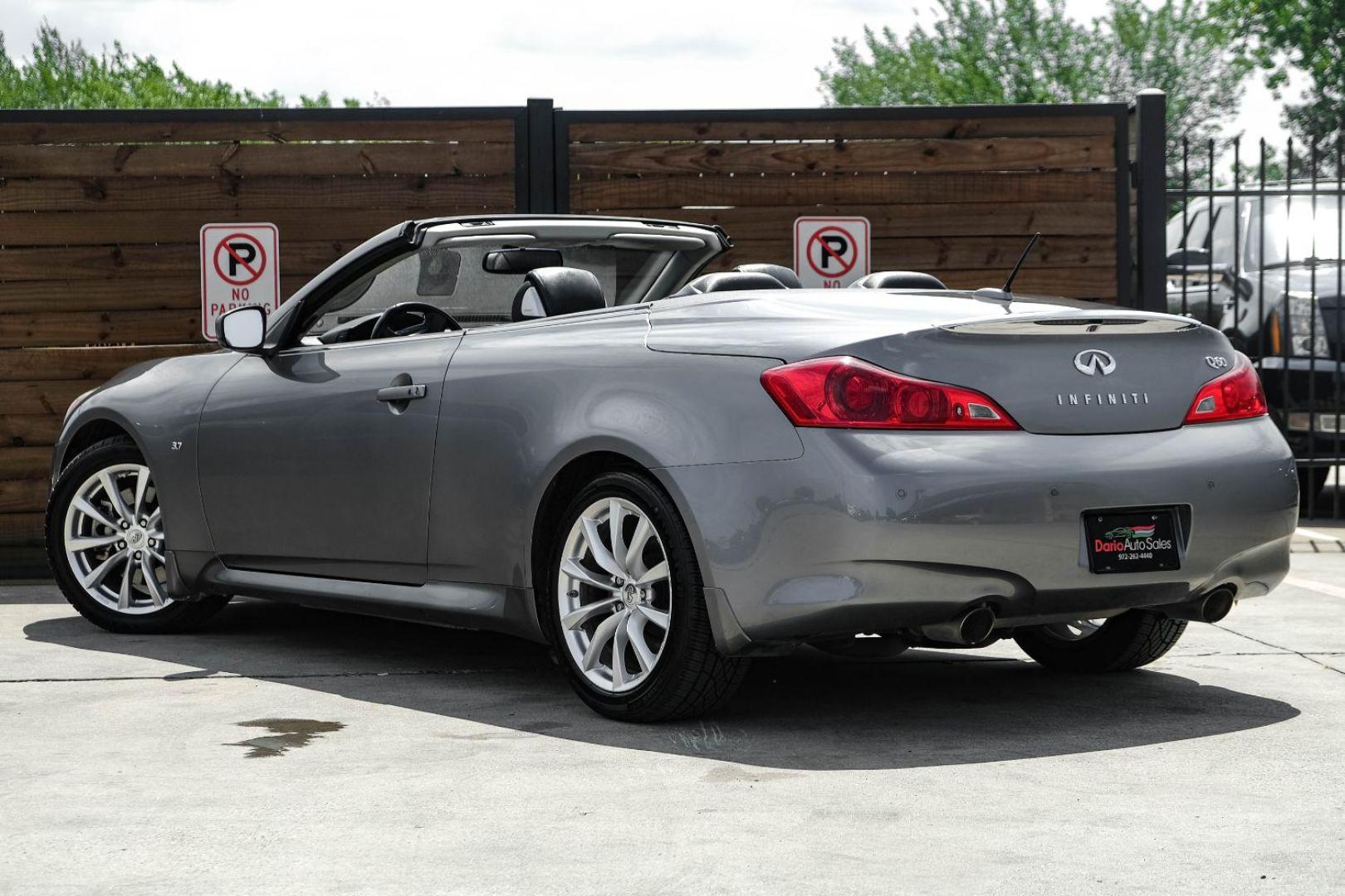 2014 gray Infiniti Q60 Convertible (JN1CV6FE1EM) with an 3.7L V6 DOHC 24V engine, 7-Speed Automatic transmission, located at 2401 E Main St., Grand Prairie, TX, 75050, (972) 262-4440, 32.748981, -96.969643 - Photo#8