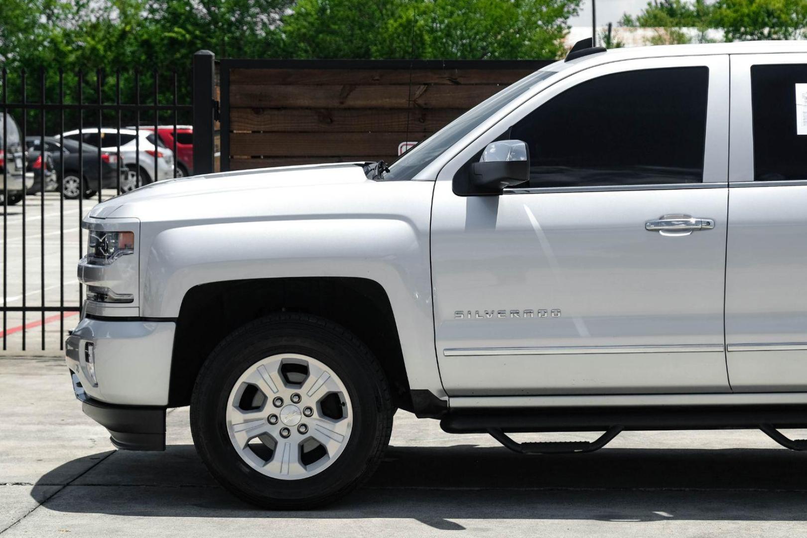 2017 SILVER Chevrolet Silverado 1500 LTZ Crew Cab 4WD (3GCUKSEC4HG) with an 5.3L V8 OHV 16V engine, 6-Speed Automatic transmission, located at 2401 E Main St., Grand Prairie, TX, 75050, (972) 262-4440, 32.748981, -96.969643 - Photo#9