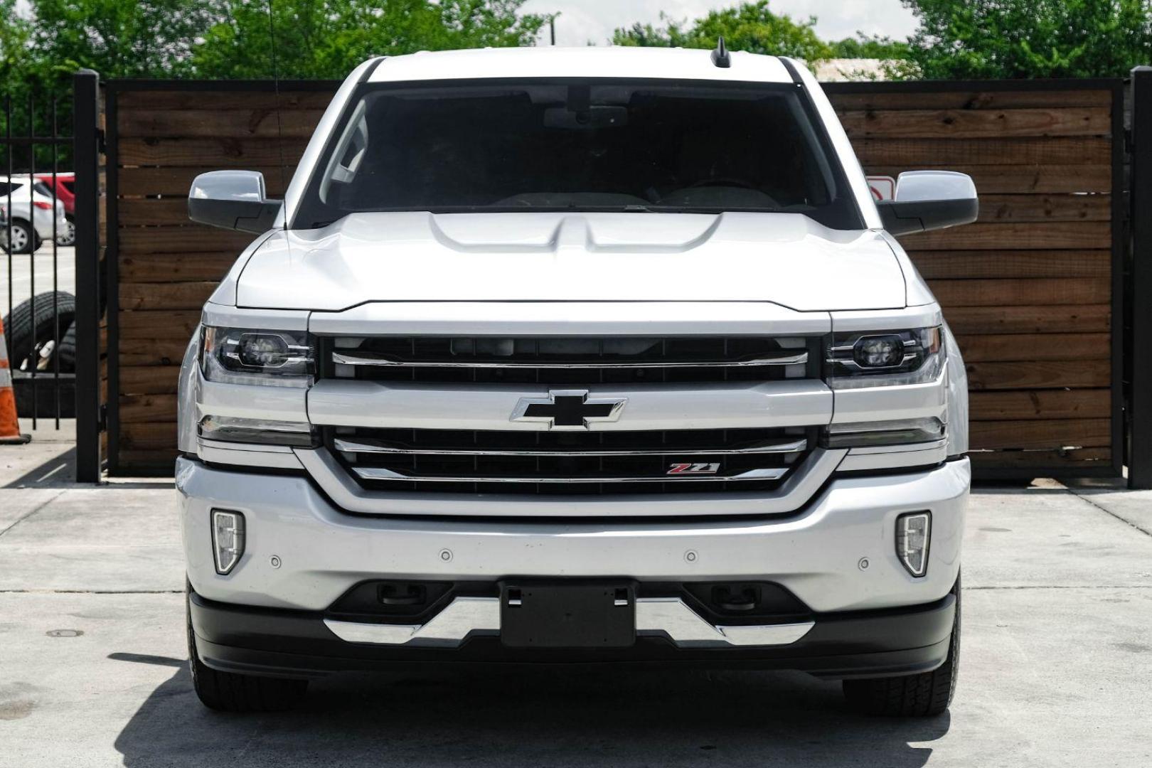 2017 SILVER Chevrolet Silverado 1500 LTZ Crew Cab 4WD (3GCUKSEC4HG) with an 5.3L V8 OHV 16V engine, 6-Speed Automatic transmission, located at 2401 E Main St., Grand Prairie, TX, 75050, (972) 262-4440, 32.748981, -96.969643 - Photo#2