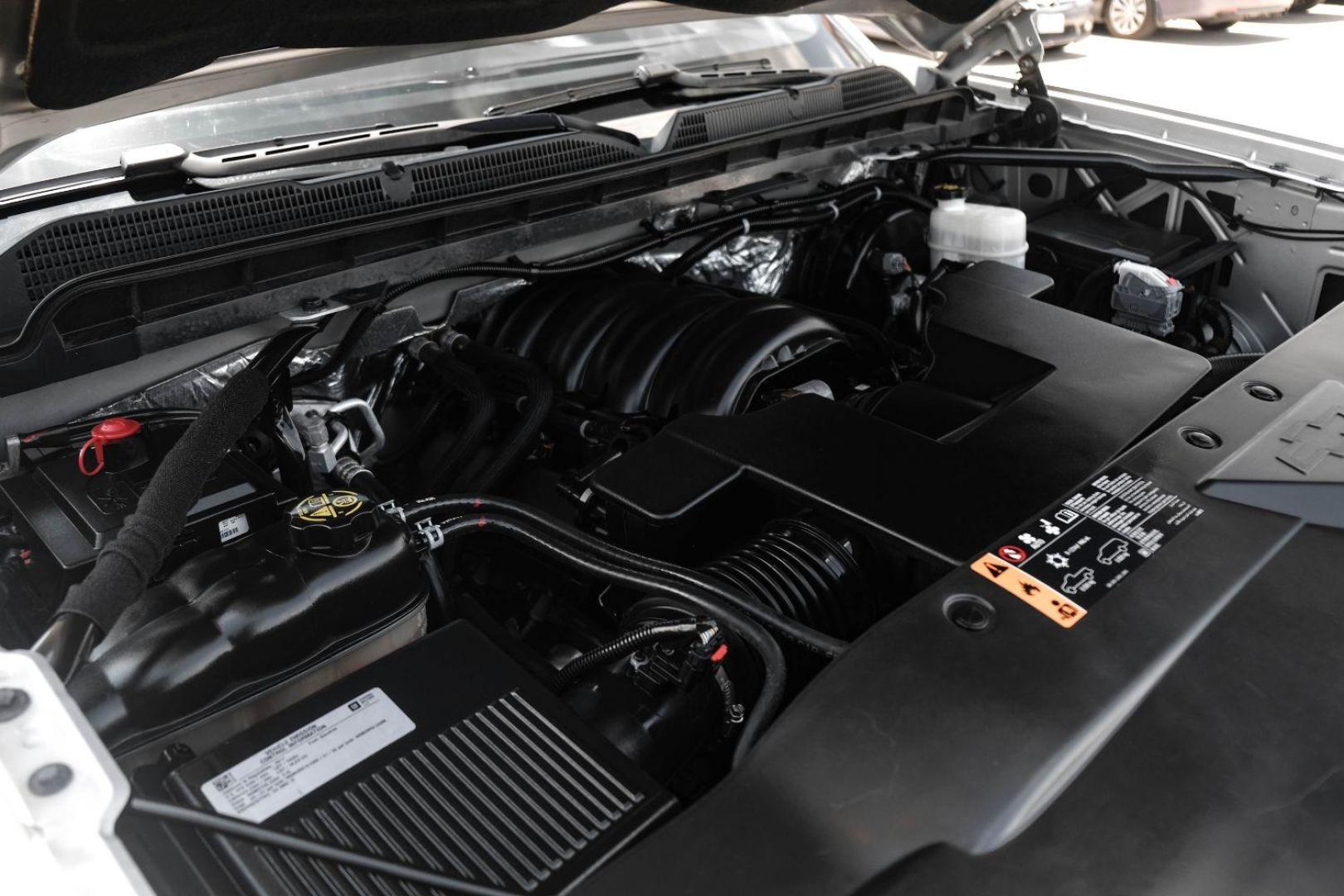 2017 SILVER Chevrolet Silverado 1500 LTZ Crew Cab 4WD (3GCUKSEC4HG) with an 5.3L V8 OHV 16V engine, 6-Speed Automatic transmission, located at 2401 E Main St., Grand Prairie, TX, 75050, (972) 262-4440, 32.748981, -96.969643 - Photo#46