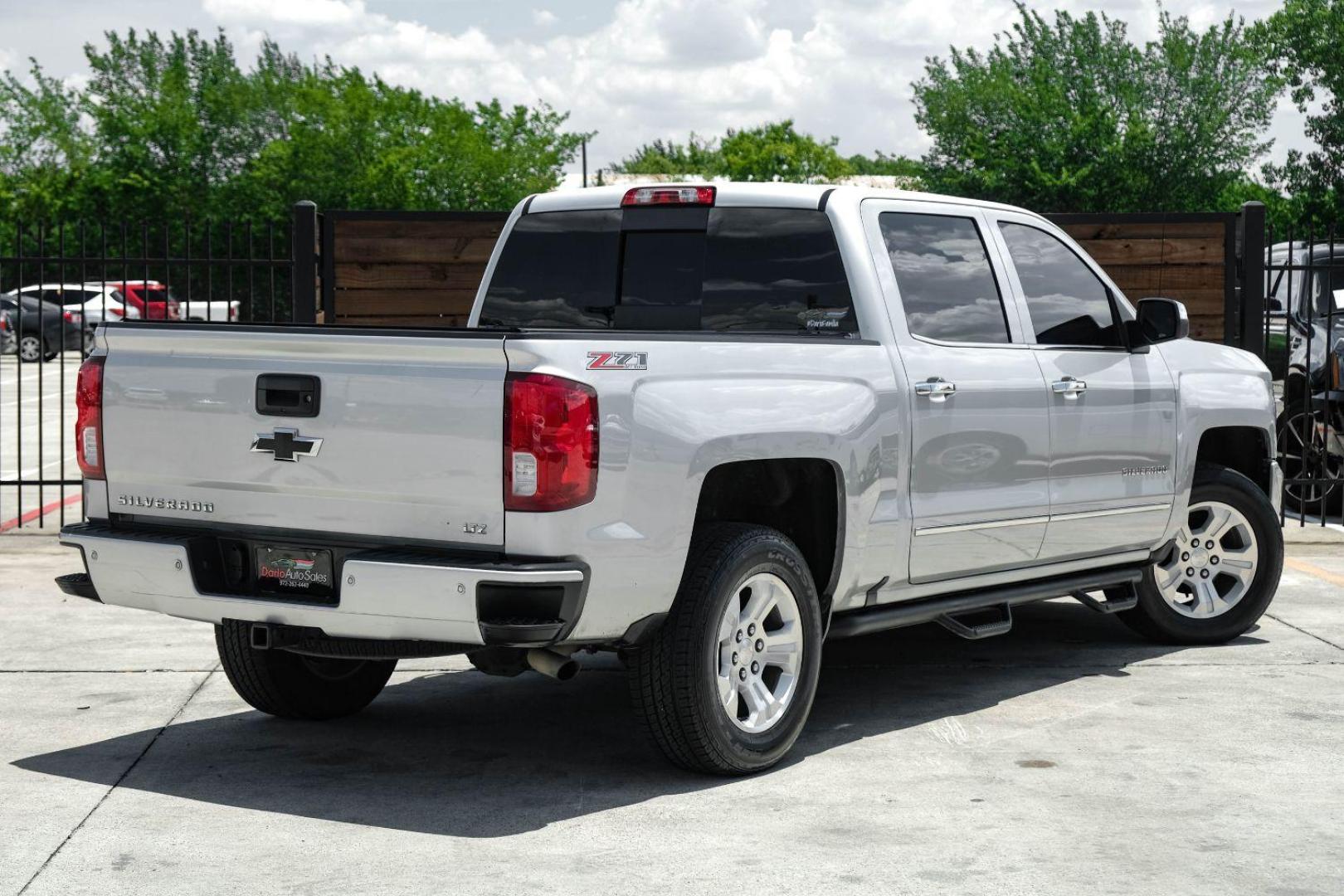 2017 SILVER Chevrolet Silverado 1500 LTZ Crew Cab 4WD (3GCUKSEC4HG) with an 5.3L V8 OHV 16V engine, 6-Speed Automatic transmission, located at 2401 E Main St., Grand Prairie, TX, 75050, (972) 262-4440, 32.748981, -96.969643 - Photo#5