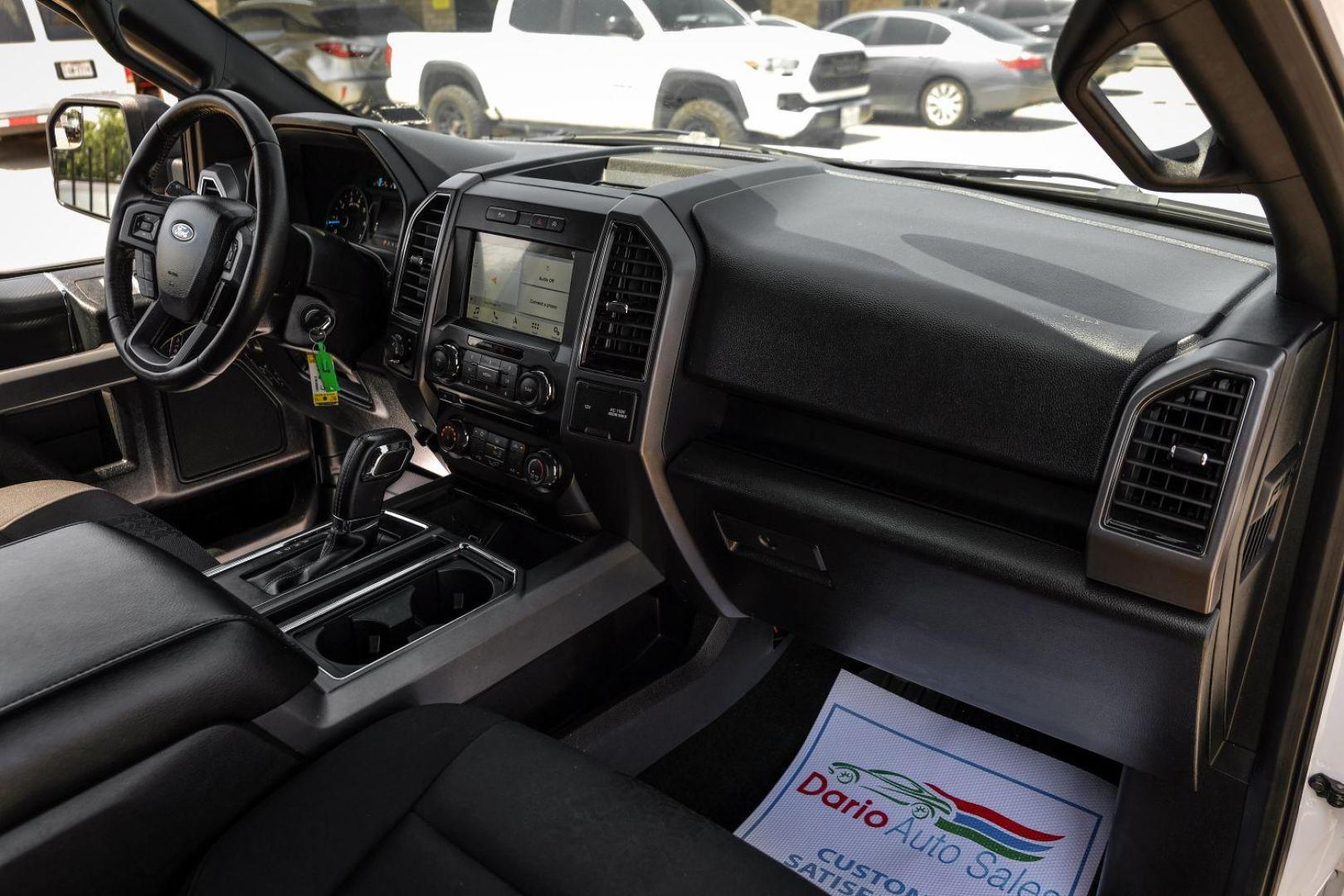 2018 WHITE Ford F-150 XLT SuperCrew 5.5-ft. Bed 2WD (1FTEW1CP4JK) with an 2.7L V6 DOHC 24V engine, 6-Speed Automatic transmission, located at 2401 E Main St., Grand Prairie, TX, 75050, (972) 262-4440, 32.748981, -96.969643 - Photo#11