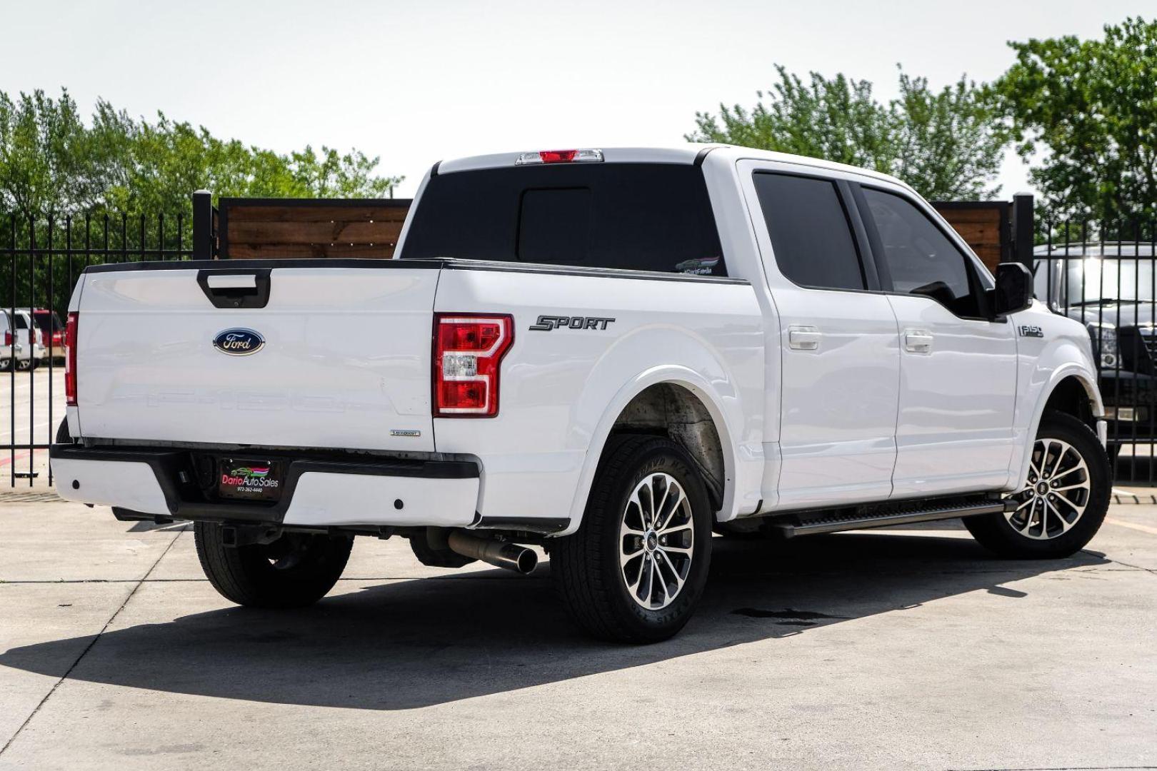 2018 WHITE Ford F-150 XLT SuperCrew 5.5-ft. Bed 2WD (1FTEW1CP4JK) with an 2.7L V6 DOHC 24V engine, 6-Speed Automatic transmission, located at 2401 E Main St., Grand Prairie, TX, 75050, (972) 262-4440, 32.748981, -96.969643 - Photo#5