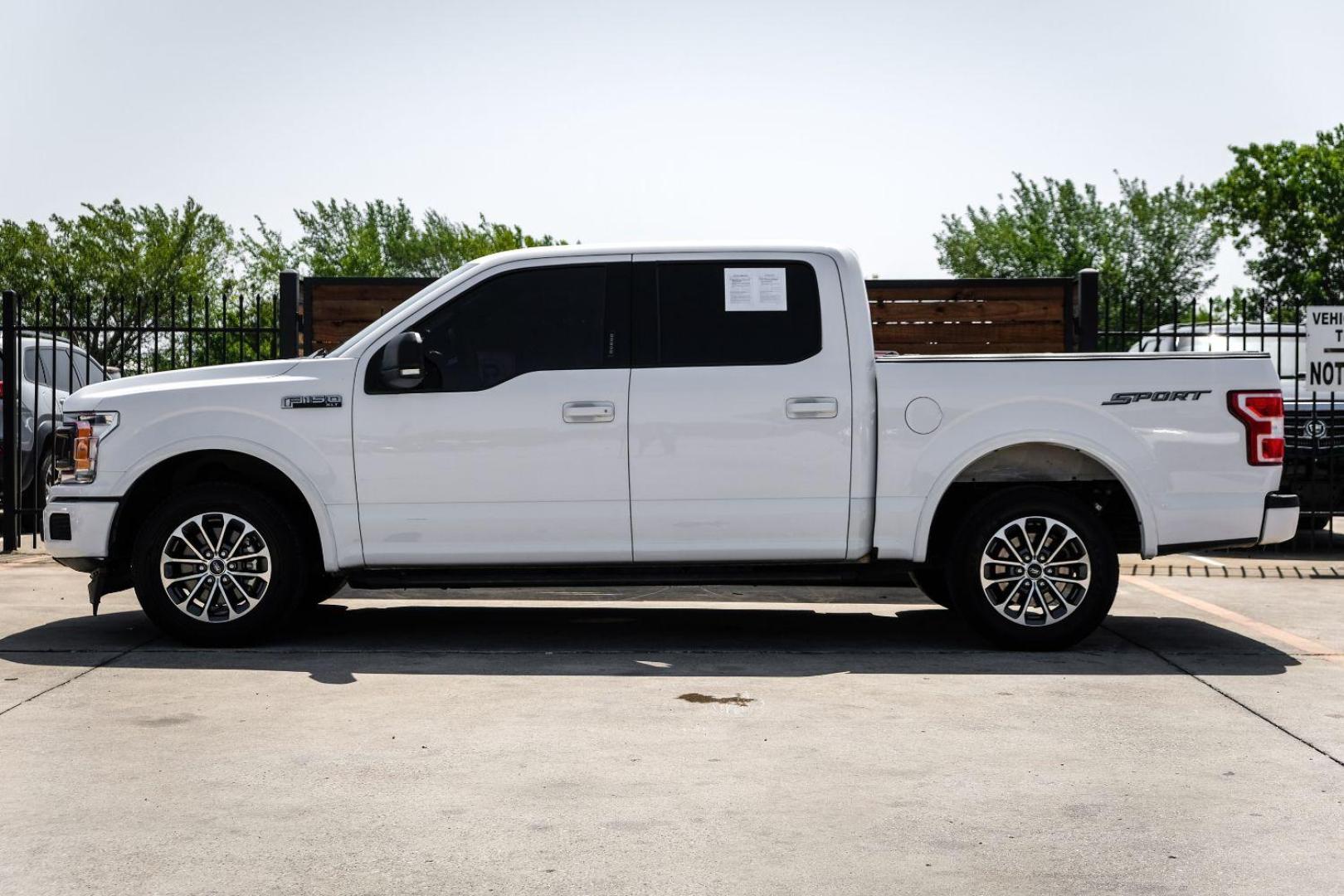 2018 WHITE Ford F-150 XLT SuperCrew 5.5-ft. Bed 2WD (1FTEW1CP4JK) with an 2.7L V6 DOHC 24V engine, 6-Speed Automatic transmission, located at 2401 E Main St., Grand Prairie, TX, 75050, (972) 262-4440, 32.748981, -96.969643 - Photo#8