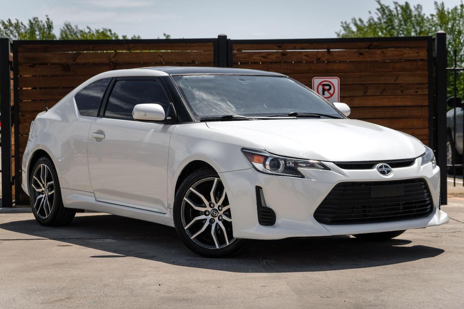 2016 WHITE Scion tC HATCHBACK (JTKJF5C77GJ) , located at 2401 E Main St., Grand Prairie, TX, 75050, (972) 262-4440, 32.748981, -96.969643 - Photo#3