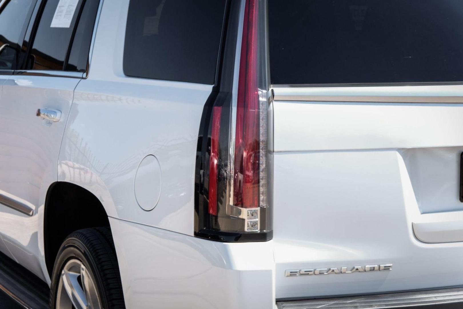 2017 WHITE Cadillac Escalade Luxury 4WD (1GYS4BKJ7HR) with an 6.2L V8 OHV 16V FFV engine, 8-Speed Automatic transmission, located at 2401 E Main St., Grand Prairie, TX, 75050, (972) 262-4440, 32.748981, -96.969643 - Photo#42