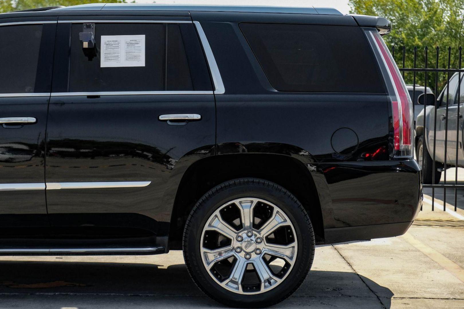 2017 BLACK Cadillac Escalade Premium 4WD (1GYS4CKJ2HR) with an 6.2L V8 OHV 16V FFV engine, 8-Speed Automatic transmission, located at 2401 E Main St., Grand Prairie, TX, 75050, (972) 262-4440, 32.748981, -96.969643 - Photo#10