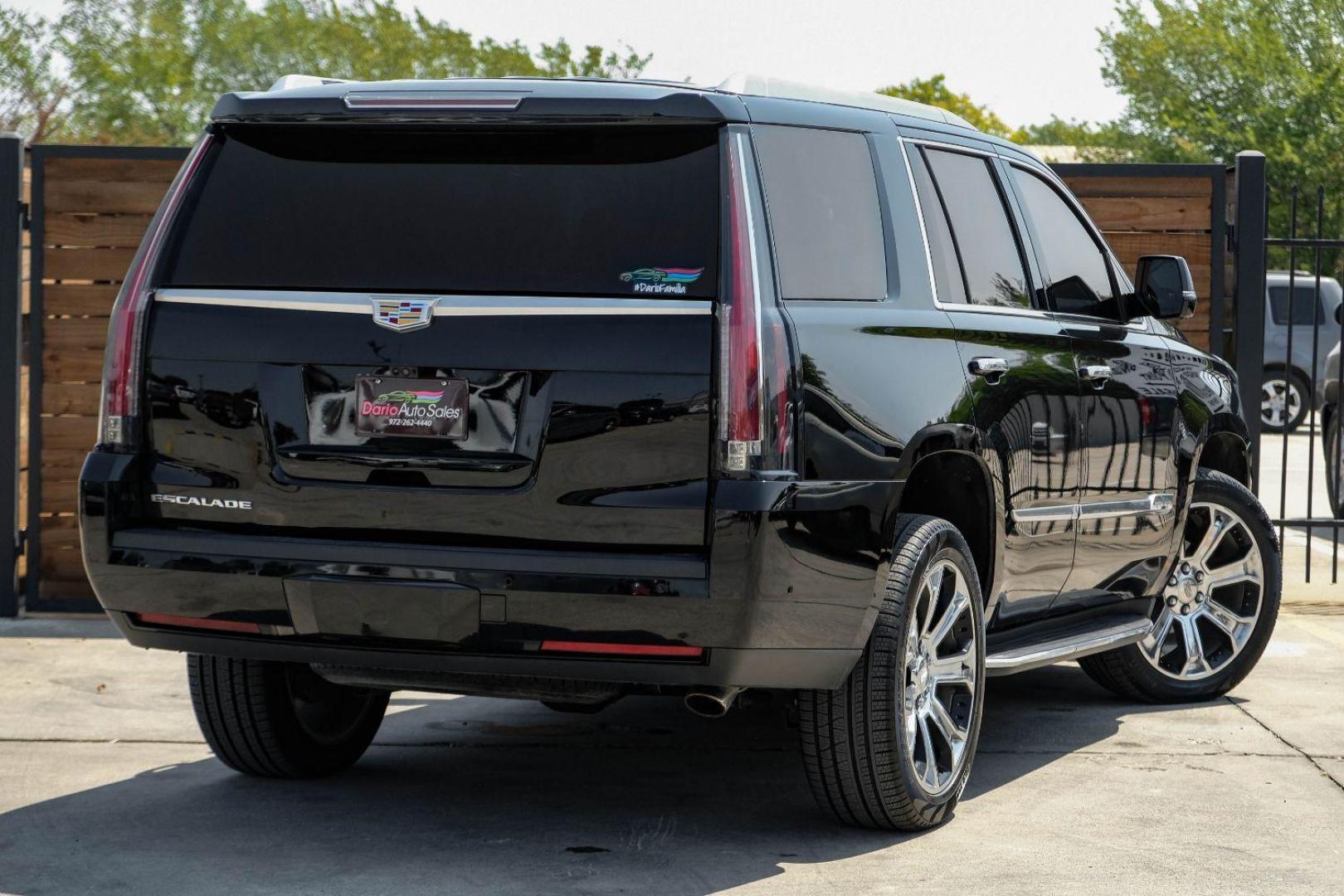 2017 BLACK Cadillac Escalade Premium 4WD (1GYS4CKJ2HR) with an 6.2L V8 OHV 16V FFV engine, 8-Speed Automatic transmission, located at 2401 E Main St., Grand Prairie, TX, 75050, (972) 262-4440, 32.748981, -96.969643 - Photo#5