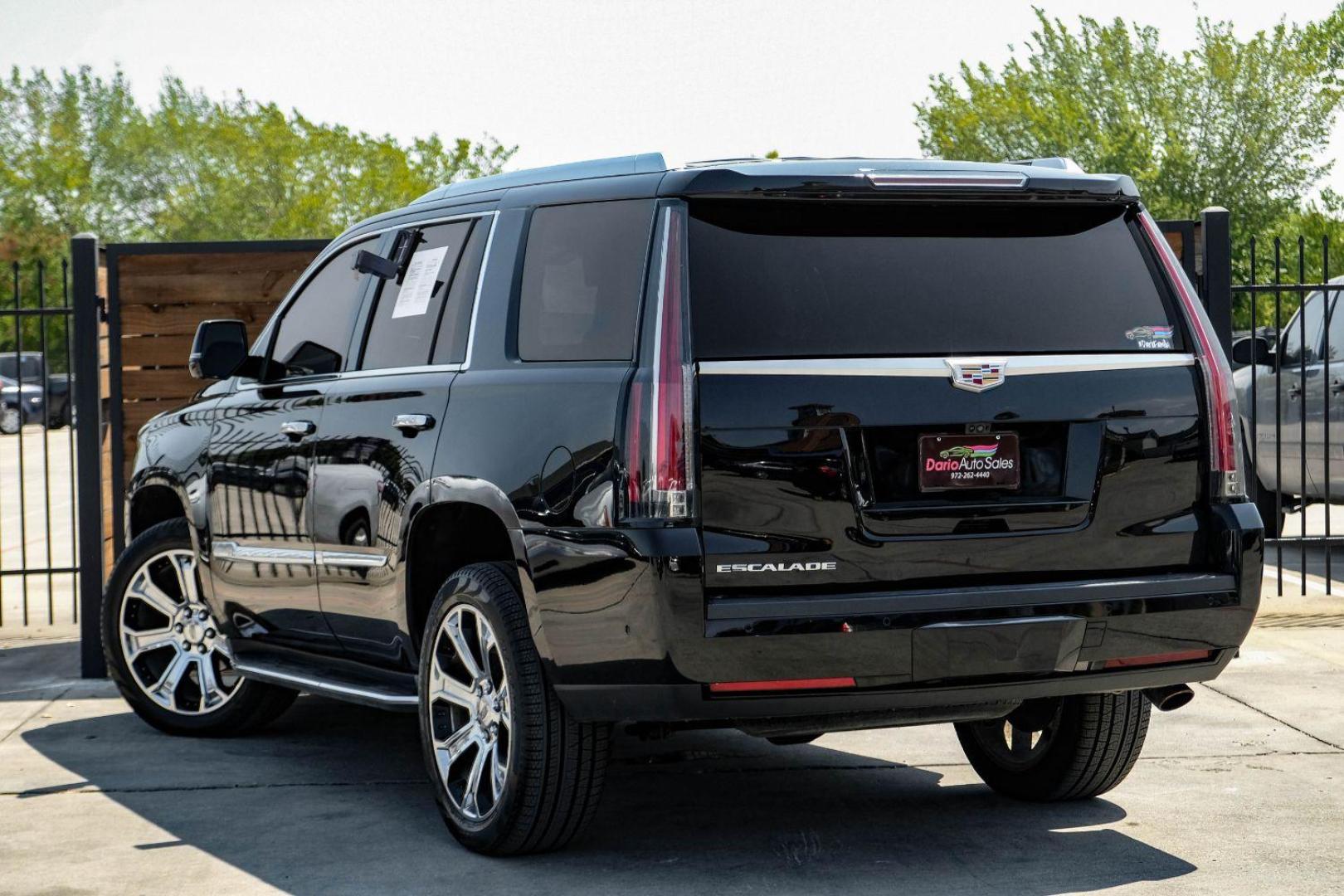 2017 BLACK Cadillac Escalade Premium 4WD (1GYS4CKJ2HR) with an 6.2L V8 OHV 16V FFV engine, 8-Speed Automatic transmission, located at 2401 E Main St., Grand Prairie, TX, 75050, (972) 262-4440, 32.748981, -96.969643 - Photo#7