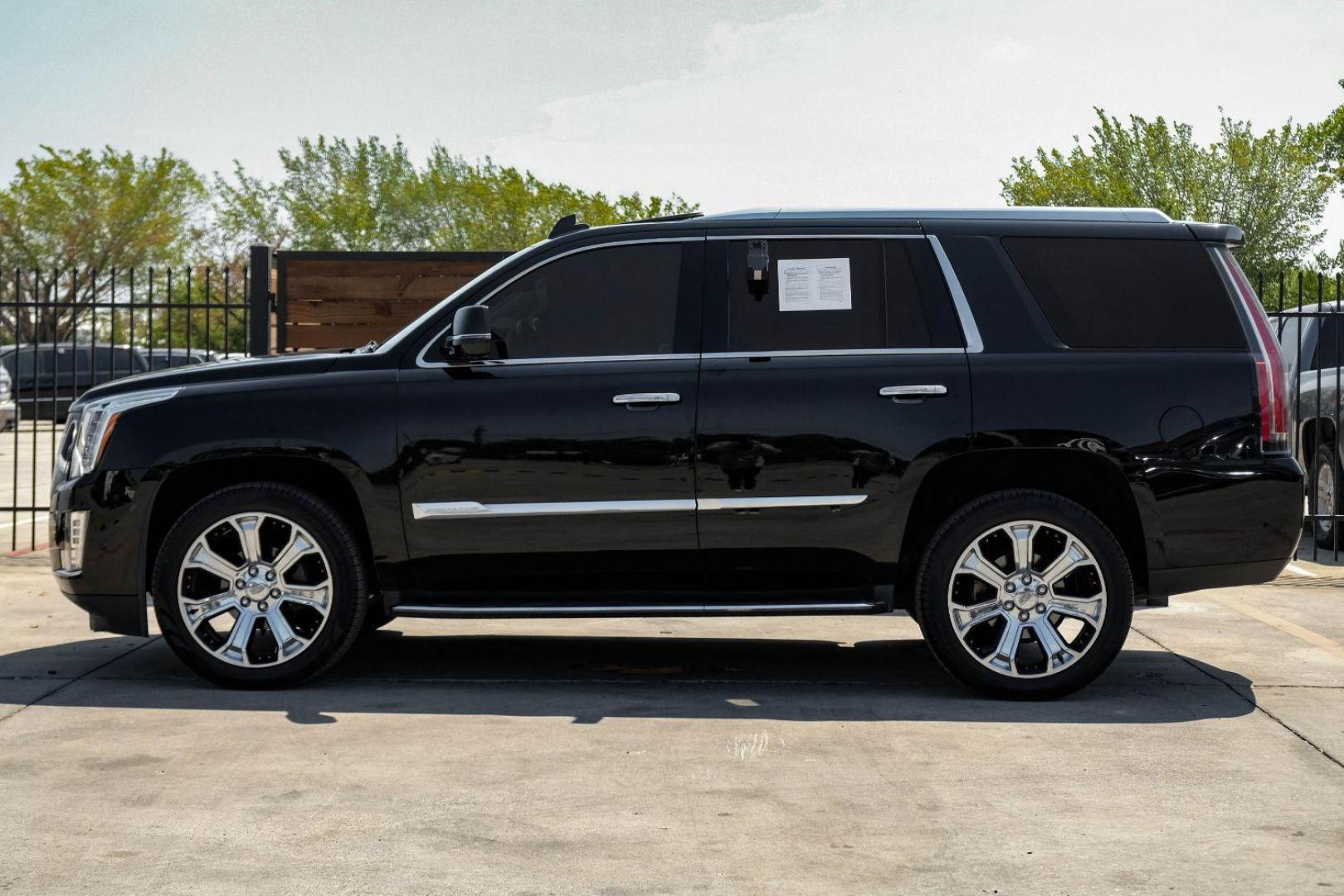 2017 BLACK Cadillac Escalade Premium 4WD (1GYS4CKJ2HR) with an 6.2L V8 OHV 16V FFV engine, 8-Speed Automatic transmission, located at 2401 E Main St., Grand Prairie, TX, 75050, (972) 262-4440, 32.748981, -96.969643 - Photo#8