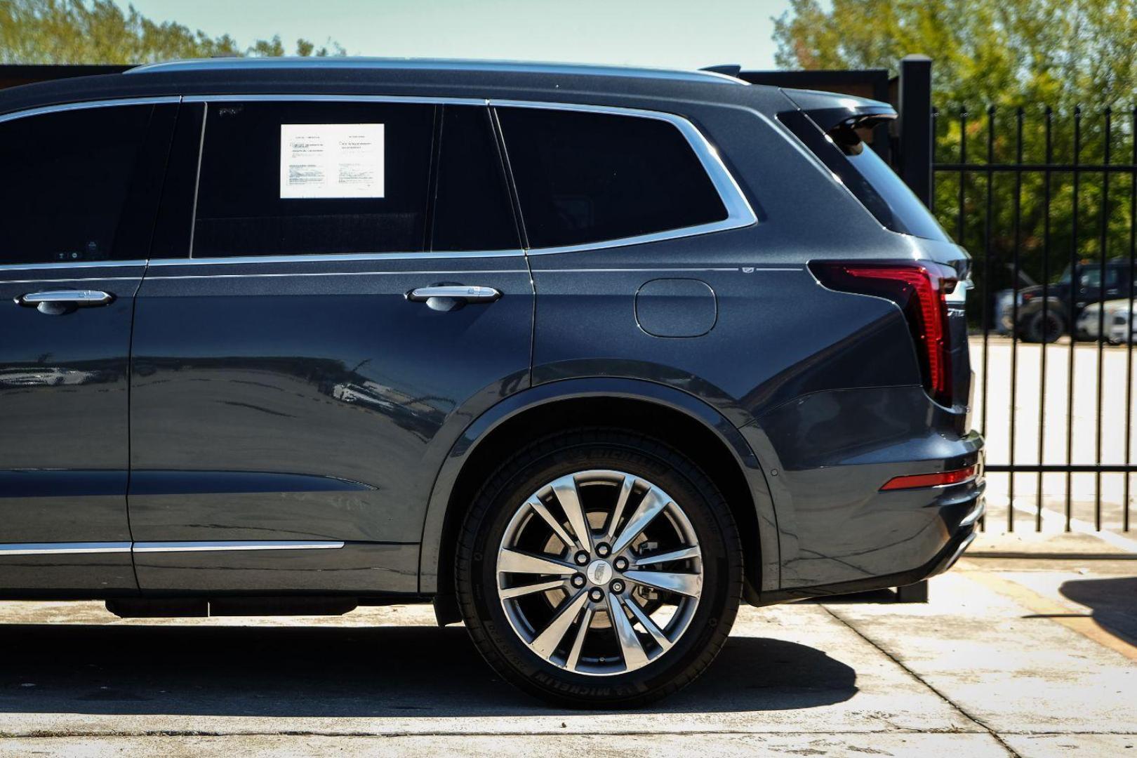 2020 Gray Cadillac XT6 Premium Luxury (1GYKPCRS4LZ) with an 3.6L V6 DOHC 24V engine, 9-Speed Automatic transmission, located at 2401 E Main St., Grand Prairie, TX, 75050, (972) 262-4440, 32.748981, -96.969643 - Photo#10