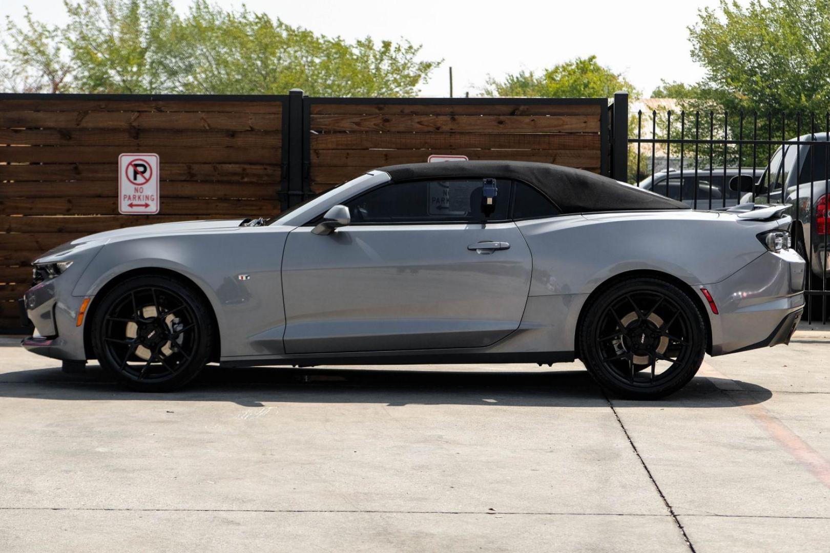 2020 GRAY Chevrolet Camaro 2LT Convertible 8A (1G1FD3DS7L0) with an 3.6L V6 DOHC 24V FFV engine, 8-Speed Automatic transmission, located at 2401 E Main St., Grand Prairie, TX, 75050, (972) 262-4440, 32.748981, -96.969643 - Photo#11