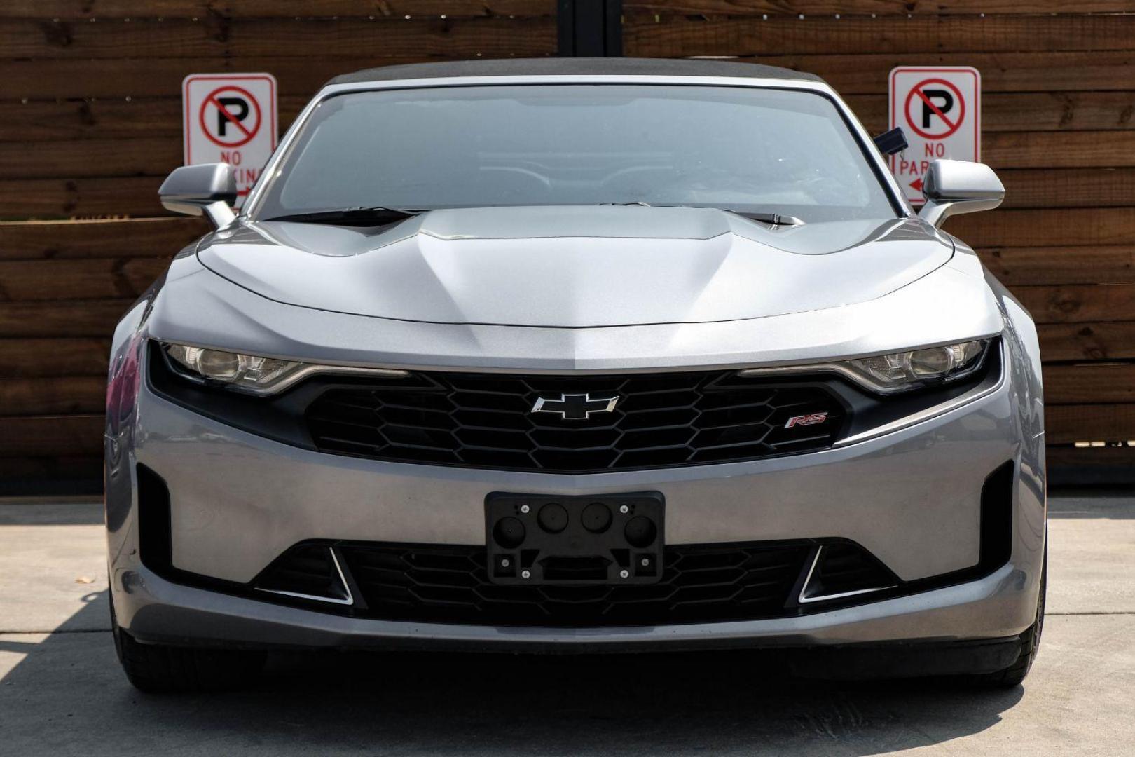 2020 GRAY Chevrolet Camaro 2LT Convertible 8A (1G1FD3DS7L0) with an 3.6L V6 DOHC 24V FFV engine, 8-Speed Automatic transmission, located at 2401 E Main St., Grand Prairie, TX, 75050, (972) 262-4440, 32.748981, -96.969643 - Photo#3