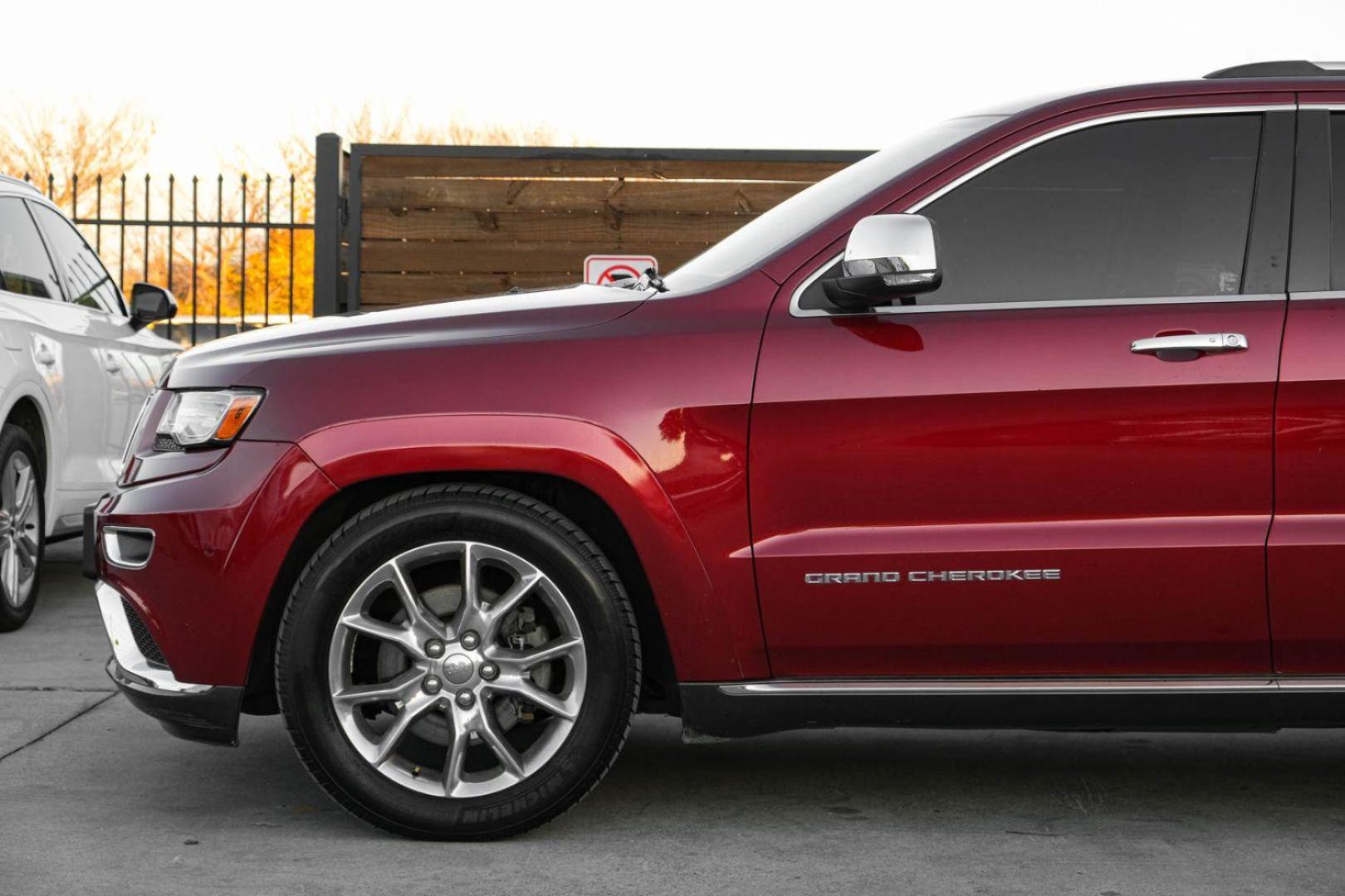 2014 RED Jeep Grand Cherokee Summit 4WD (1C4RJFJM8EC) with an 3.0L V6 DOHC 24V DIESEL engine, 5-Speed Automatic transmission, located at 2401 E Main St., Grand Prairie, TX, 75050, (972) 262-4440, 32.748981, -96.969643 - Photo#9