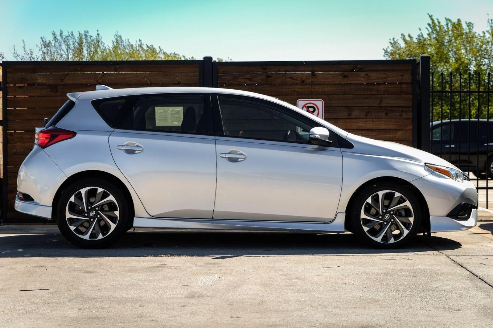 2016 SILVER Scion iM CVT (JTNKARJE5GJ) with an 1.8L L4 DOHC 16V engine, Continuously Variabl transmission, located at 2401 E Main St., Grand Prairie, TX, 75050, (972) 262-4440, 32.748981, -96.969643 - Photo#4