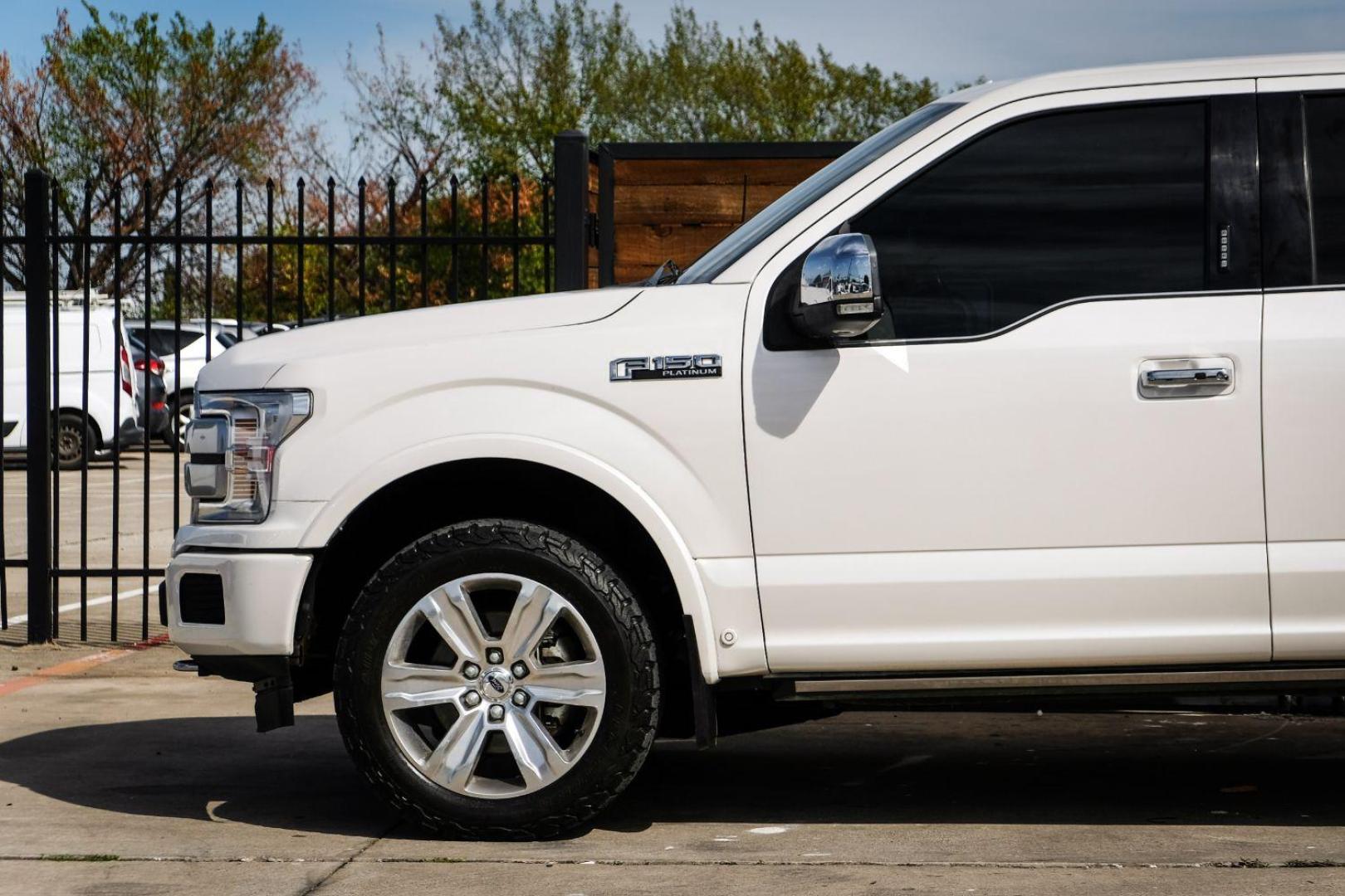 2018 WHITE Ford F-150 Platinum SuperCrew 5.5-ft. Bed 4WD (1FTEW1EG0JF) with an 3.5L V6 TURBO engine, 6-Speed Automatic transmission, located at 2401 E Main St., Grand Prairie, TX, 75050, (972) 262-4440, 32.748981, -96.969643 - Photo#9