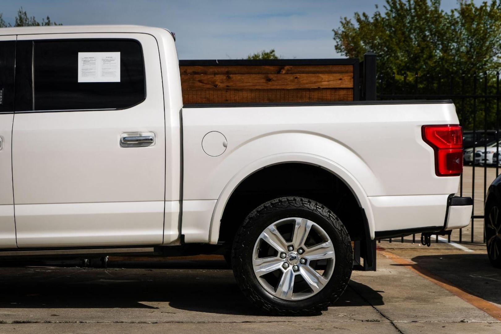 2018 WHITE Ford F-150 Platinum SuperCrew 5.5-ft. Bed 4WD (1FTEW1EG0JF) with an 3.5L V6 TURBO engine, 6-Speed Automatic transmission, located at 2401 E Main St., Grand Prairie, TX, 75050, (972) 262-4440, 32.748981, -96.969643 - Photo#10