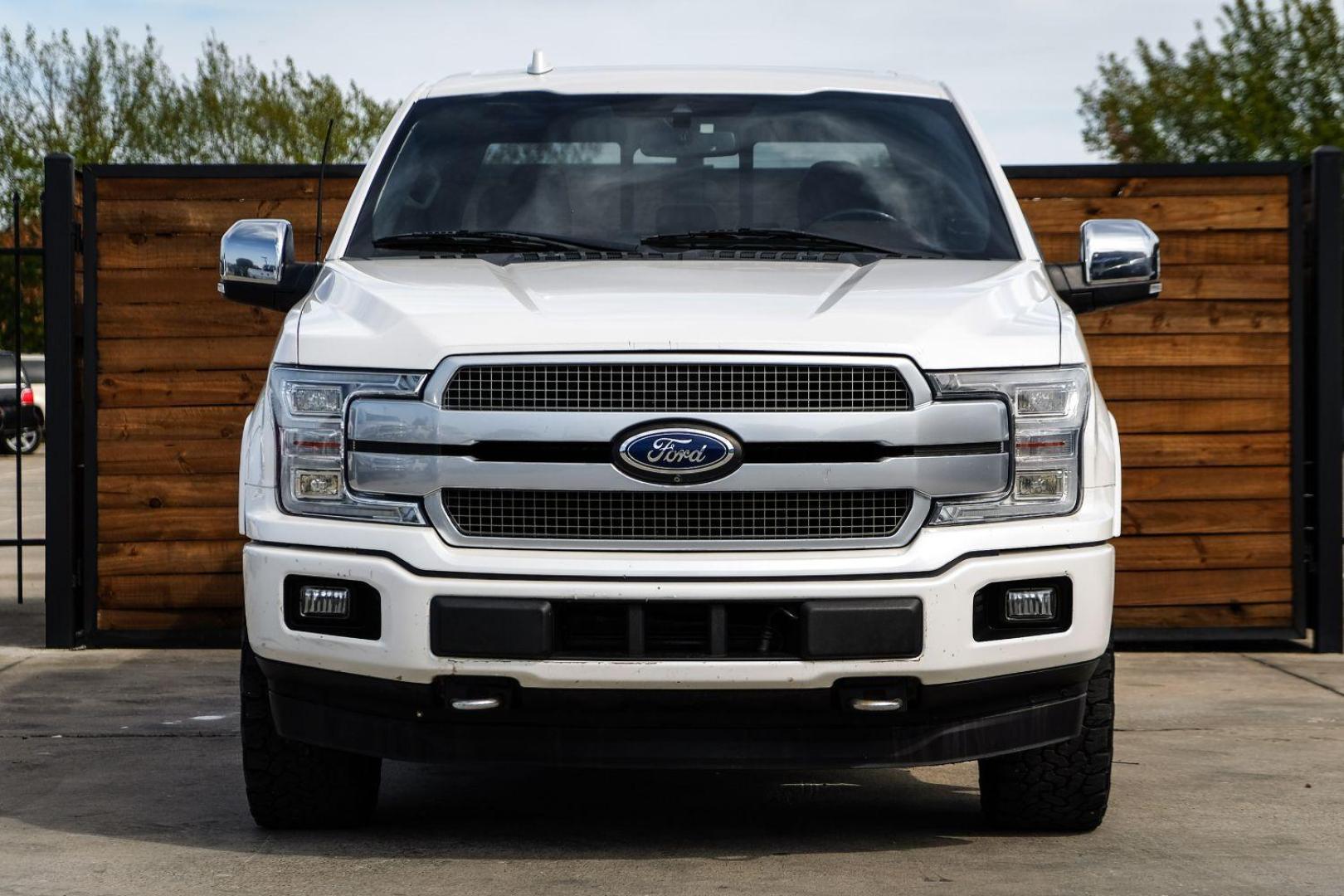 2018 WHITE Ford F-150 Platinum SuperCrew 5.5-ft. Bed 4WD (1FTEW1EG0JF) with an 3.5L V6 TURBO engine, 6-Speed Automatic transmission, located at 2401 E Main St., Grand Prairie, TX, 75050, (972) 262-4440, 32.748981, -96.969643 - Photo#2