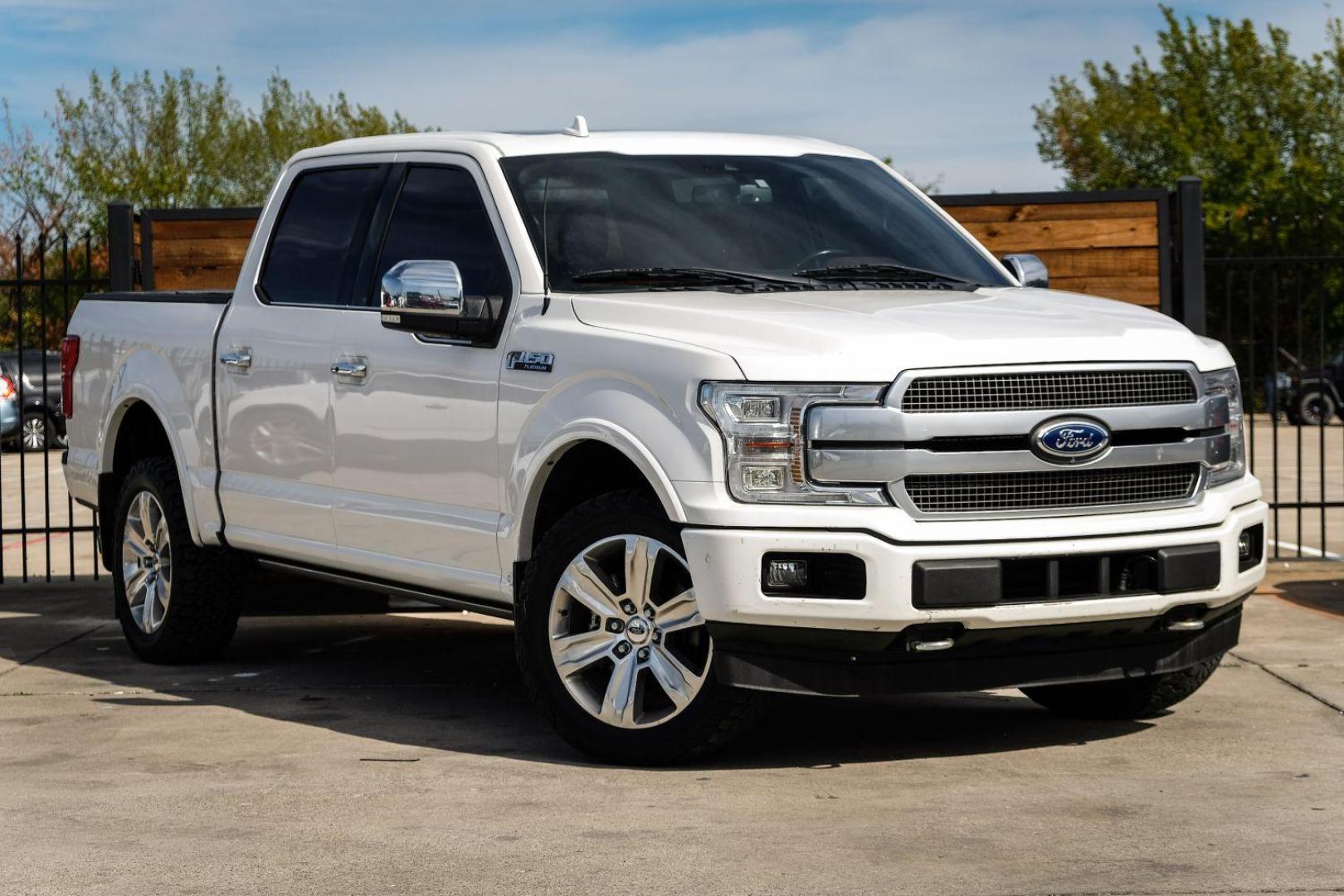 2018 WHITE Ford F-150 Platinum SuperCrew 5.5-ft. Bed 4WD (1FTEW1EG0JF) with an 3.5L V6 TURBO engine, 6-Speed Automatic transmission, located at 2401 E Main St., Grand Prairie, TX, 75050, (972) 262-4440, 32.748981, -96.969643 - Photo#3