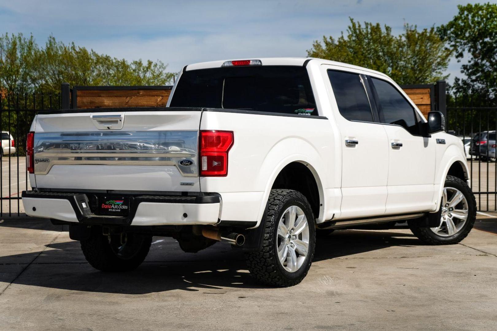 2018 WHITE Ford F-150 Platinum SuperCrew 5.5-ft. Bed 4WD (1FTEW1EG0JF) with an 3.5L V6 TURBO engine, 6-Speed Automatic transmission, located at 2401 E Main St., Grand Prairie, TX, 75050, (972) 262-4440, 32.748981, -96.969643 - Photo#5