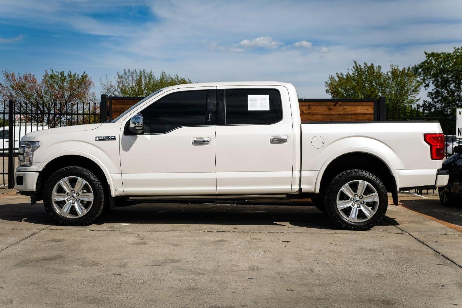 2018 WHITE Ford F-150 Platinum SuperCrew 5.5-ft. Bed 4WD (1FTEW1EG0JF) with an 3.5L V6 TURBO engine, 6-Speed Automatic transmission, located at 2401 E Main St., Grand Prairie, TX, 75050, (972) 262-4440, 32.748981, -96.969643 - Photo#8