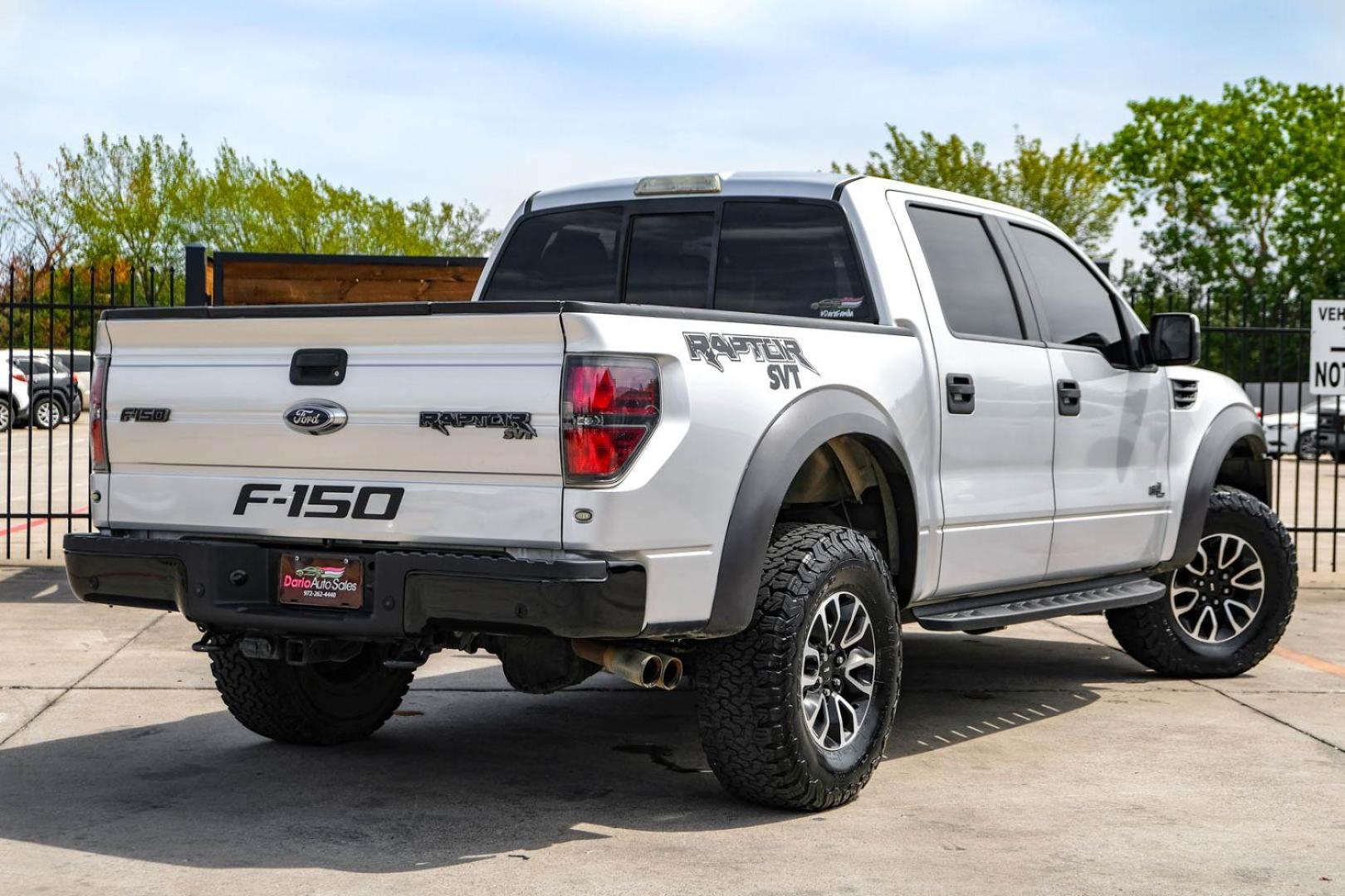 2013 silver Ford F-150 SVT Raptor SuperCrew 5.5-ft. Bed 4WD (1FTFW1R68DF) with an 6.2L V8 SOHC 16V engine, 6-Speed Automatic transmission, located at 2401 E Main St., Grand Prairie, TX, 75050, (972) 262-4440, 32.748981, -96.969643 - Photo#5