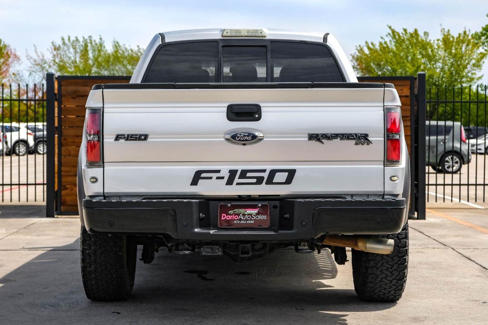 2013 silver Ford F-150 SVT Raptor SuperCrew 5.5-ft. Bed 4WD (1FTFW1R68DF) with an 6.2L V8 SOHC 16V engine, 6-Speed Automatic transmission, located at 2401 E Main St., Grand Prairie, TX, 75050, (972) 262-4440, 32.748981, -96.969643 - Photo#6