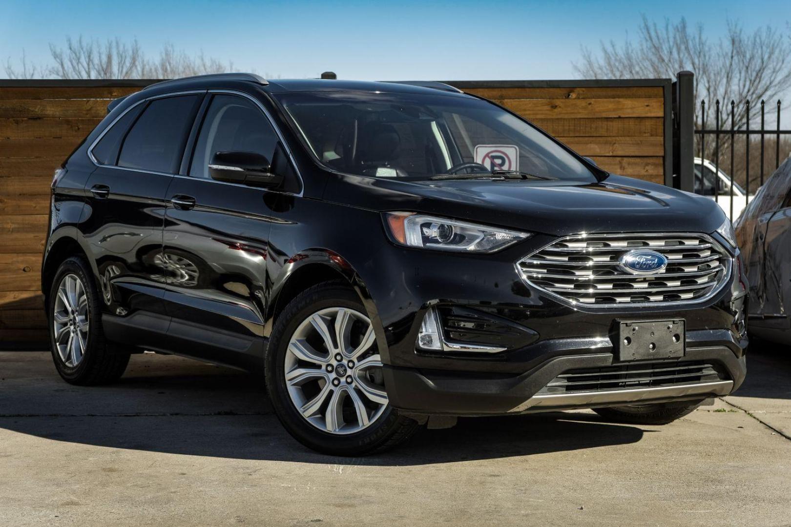 2019 Black Ford Edge Titanium (2FMPK3K99KB) with an 2.0L L4 DOHC 16V engine, 6-Speed Automatic transmission, located at 2401 E Main St., Grand Prairie, TX, 75050, (972) 262-4440, 32.748981, -96.969643 - Photo#3