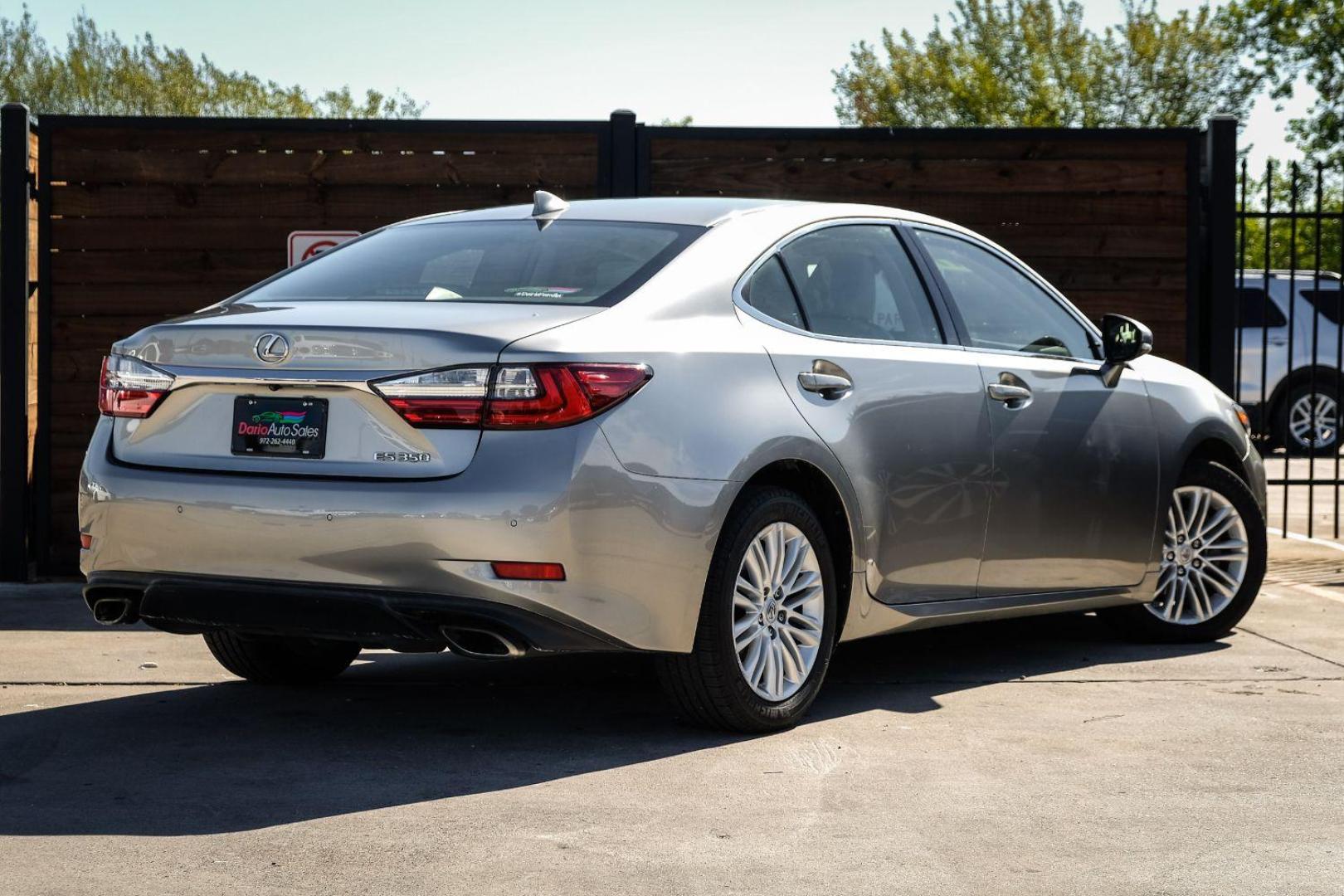 2017 SILVER Lexus ES 350 Sedan (JTHBK1GG3H2) with an 3.5L V6 DOHC 24V engine, 6-Speed Automatic transmission, located at 2401 E Main St., Grand Prairie, TX, 75050, (972) 262-4440, 32.748981, -96.969643 - Photo#5