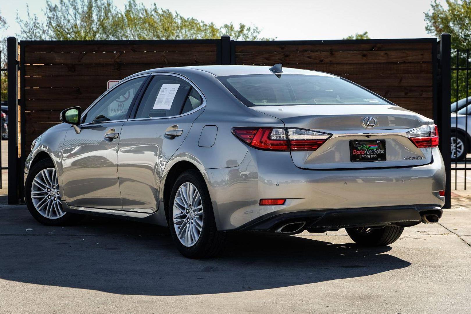 2017 SILVER Lexus ES 350 Sedan (JTHBK1GG3H2) with an 3.5L V6 DOHC 24V engine, 6-Speed Automatic transmission, located at 2401 E Main St., Grand Prairie, TX, 75050, (972) 262-4440, 32.748981, -96.969643 - Photo#7