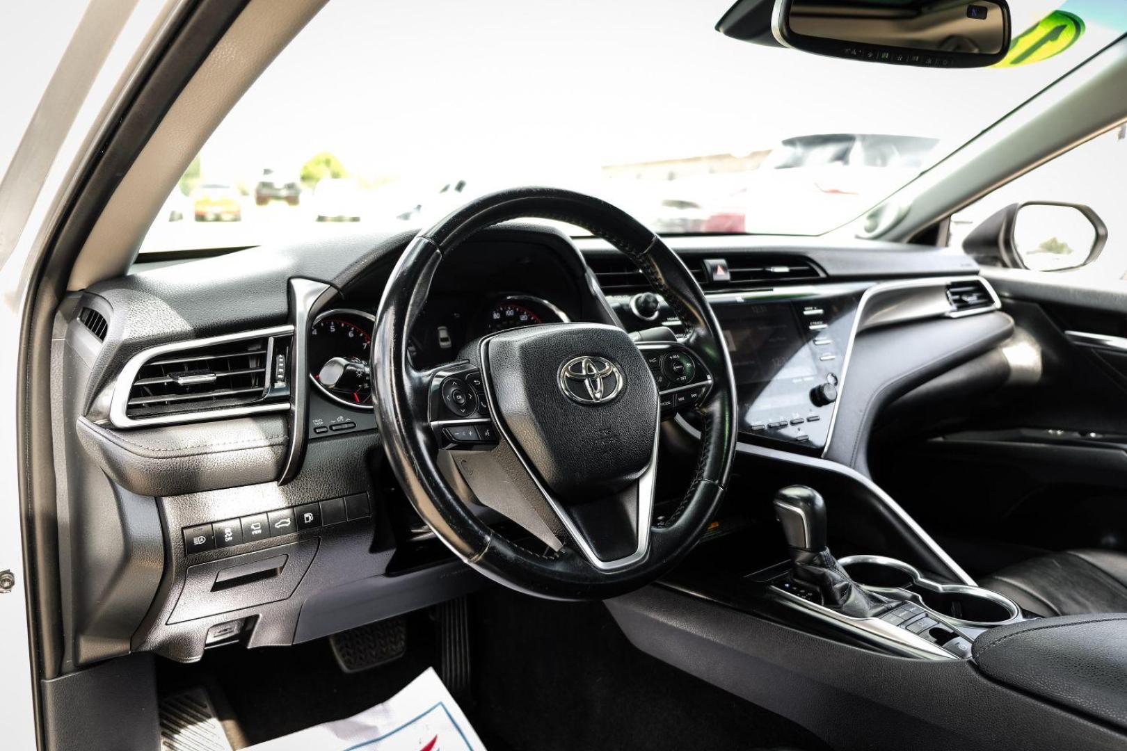 2018 silver Toyota Camry XSE (4T1B61HK4JU) with an 2.5L L4 DOHC 16V engine, 8-Speed Automatic transmission, located at 2401 E Main St., Grand Prairie, TX, 75050, (972) 262-4440, 32.748981, -96.969643 - Photo#13