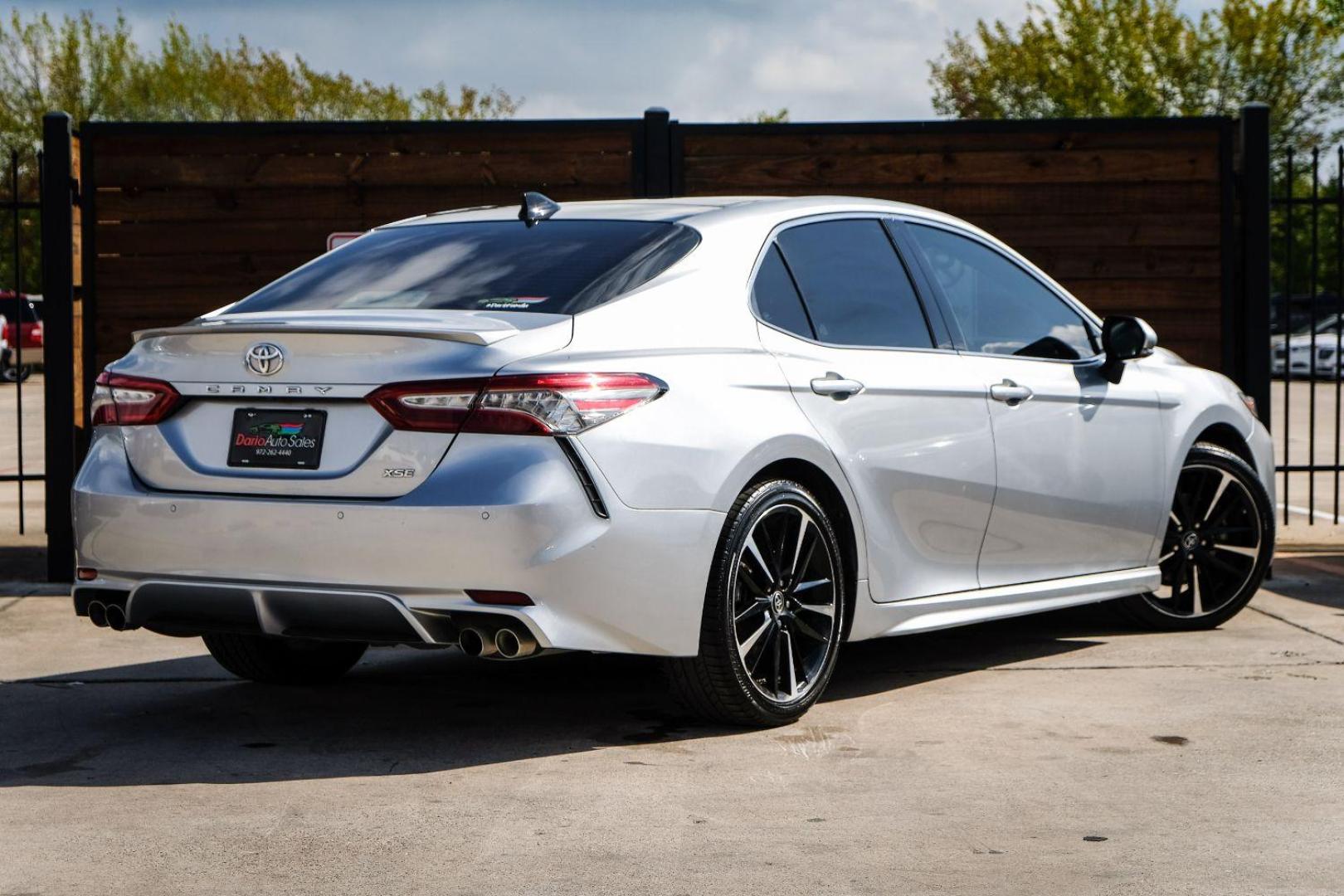 2018 silver Toyota Camry XSE (4T1B61HK4JU) with an 2.5L L4 DOHC 16V engine, 8-Speed Automatic transmission, located at 2401 E Main St., Grand Prairie, TX, 75050, (972) 262-4440, 32.748981, -96.969643 - Photo#5