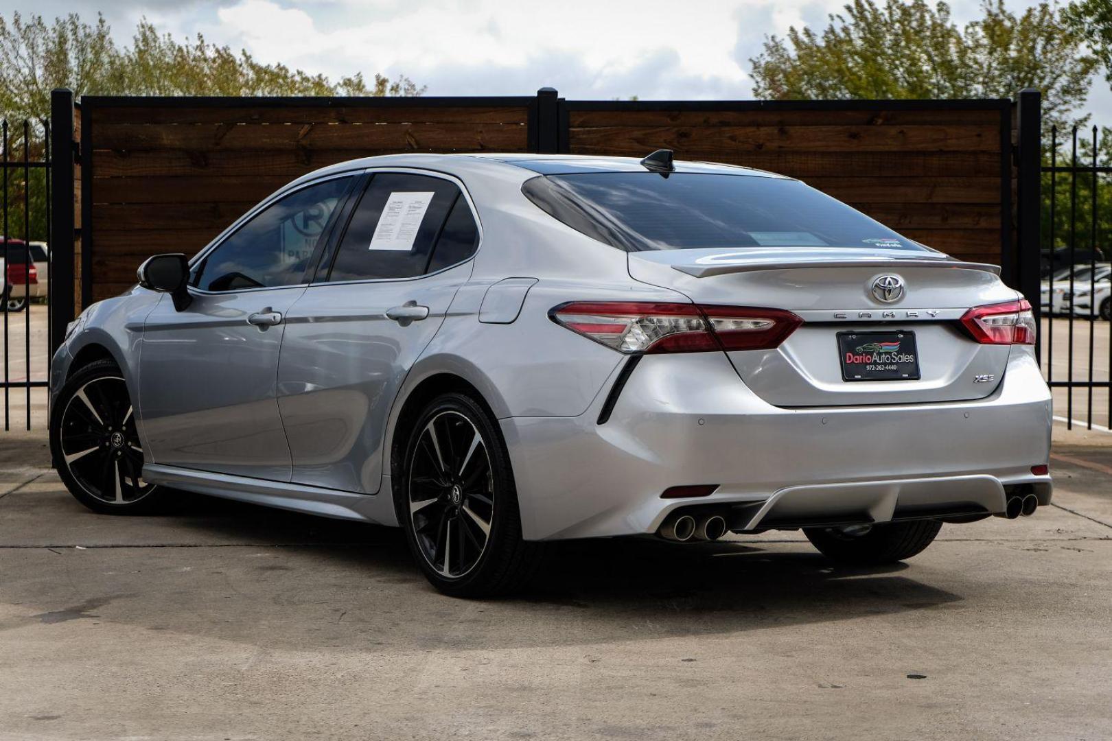 2018 silver Toyota Camry XSE (4T1B61HK4JU) with an 2.5L L4 DOHC 16V engine, 8-Speed Automatic transmission, located at 2401 E Main St., Grand Prairie, TX, 75050, (972) 262-4440, 32.748981, -96.969643 - Photo#7