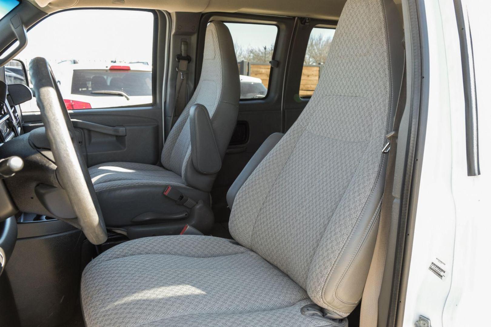 2017 WHITE Chevrolet Express LT 3500 Extended (1GAZGPFG9H1) with an 6.0L V8 OHV 16V FFV engine, 6-Speed Automatic transmission, located at 2401 E Main St., Grand Prairie, TX, 75050, (972) 262-4440, 32.748981, -96.969643 - Photo#17