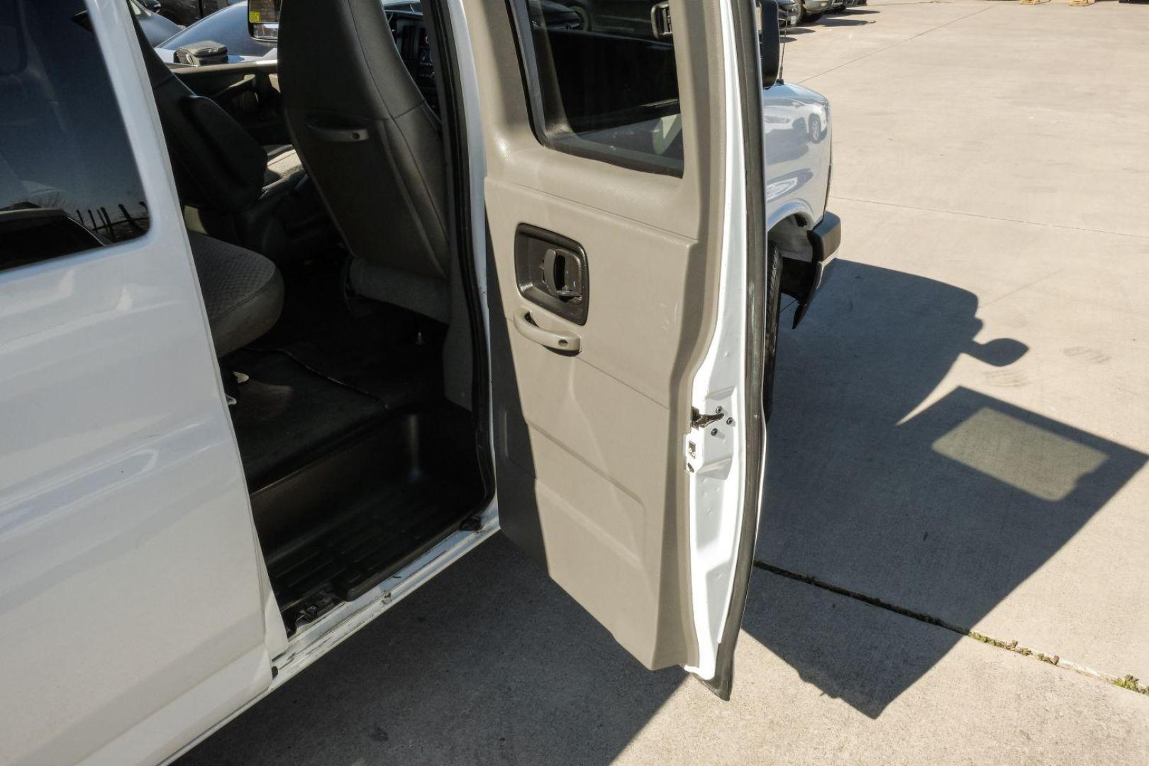 2017 WHITE Chevrolet Express LT 3500 Extended (1GAZGPFG9H1) with an 6.0L V8 OHV 16V FFV engine, 6-Speed Automatic transmission, located at 2401 E Main St., Grand Prairie, TX, 75050, (972) 262-4440, 32.748981, -96.969643 - Photo#27